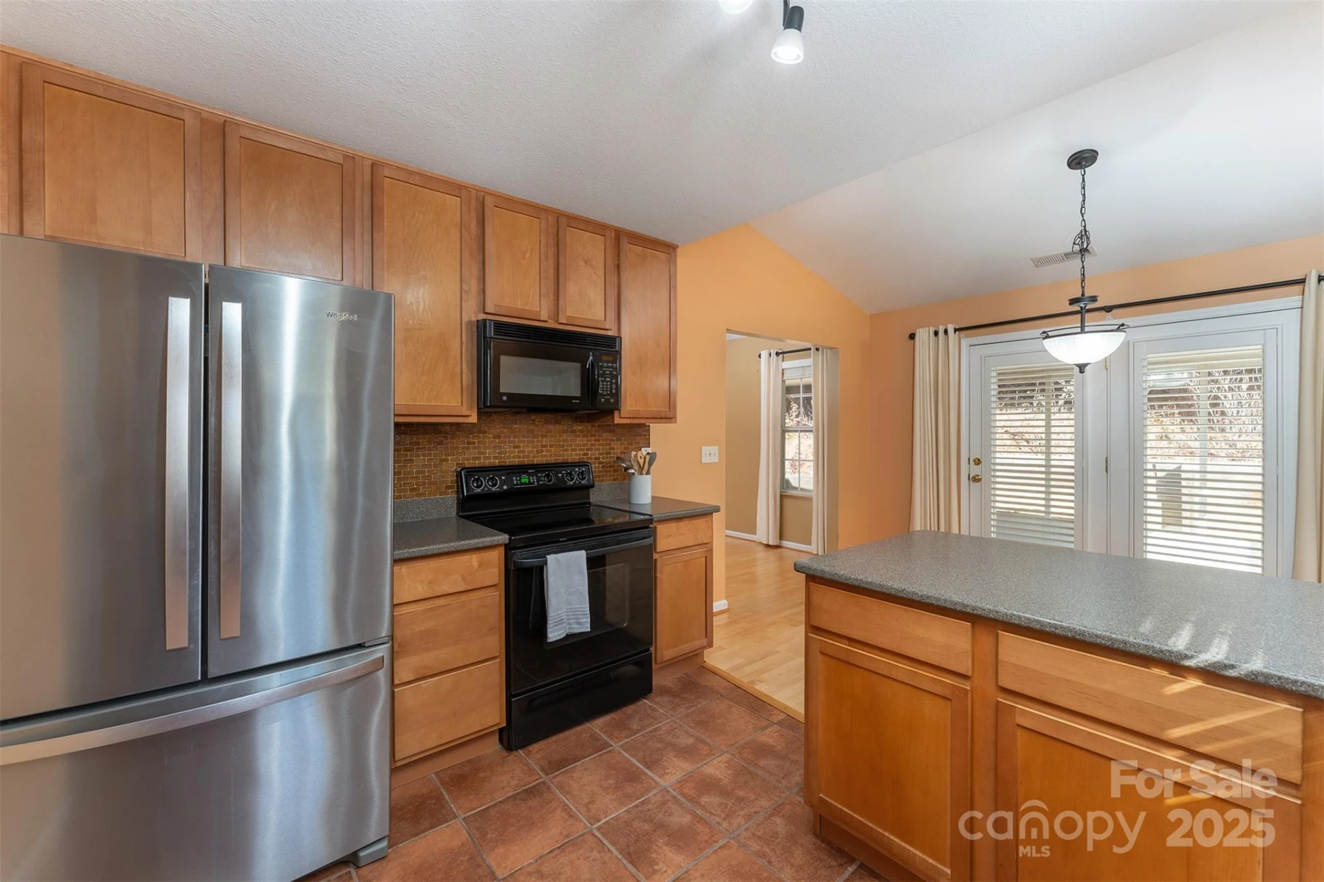 412 Wiltshire Circle - Photo 3