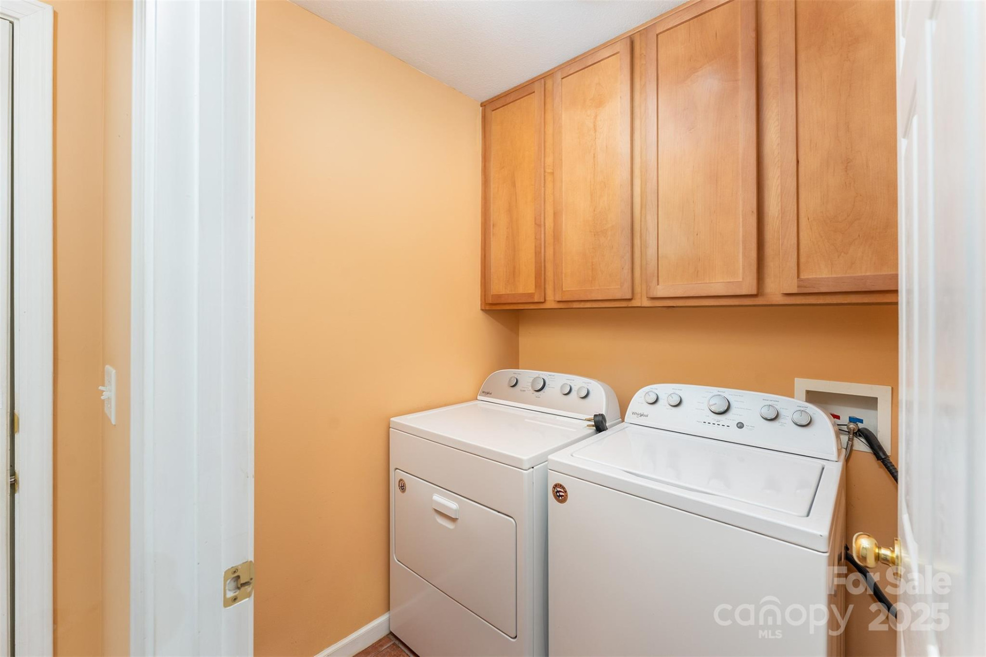412 Wiltshire Circle - Photo 4