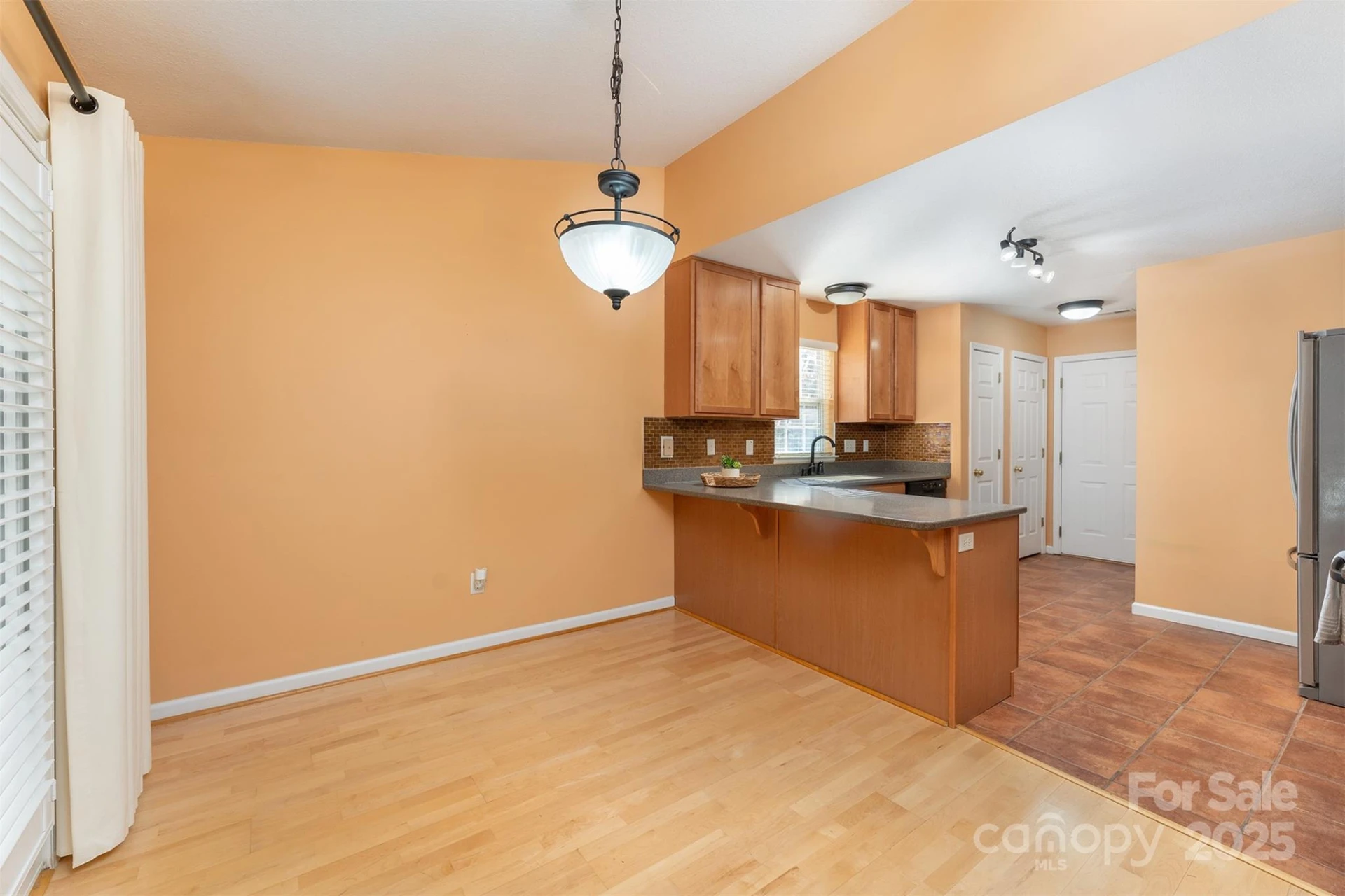 412 Wiltshire Circle - Photo 6