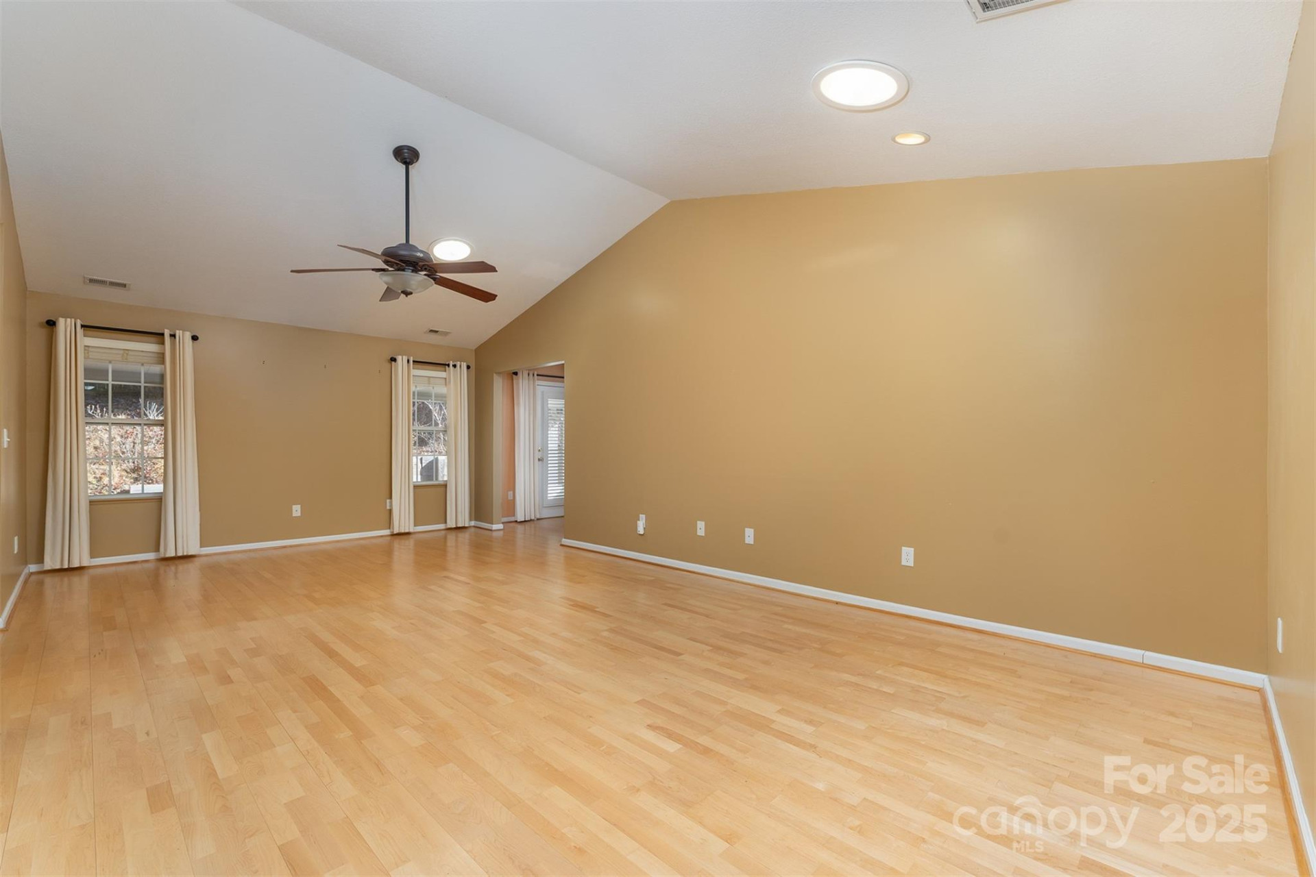 412 Wiltshire Circle - Photo 8