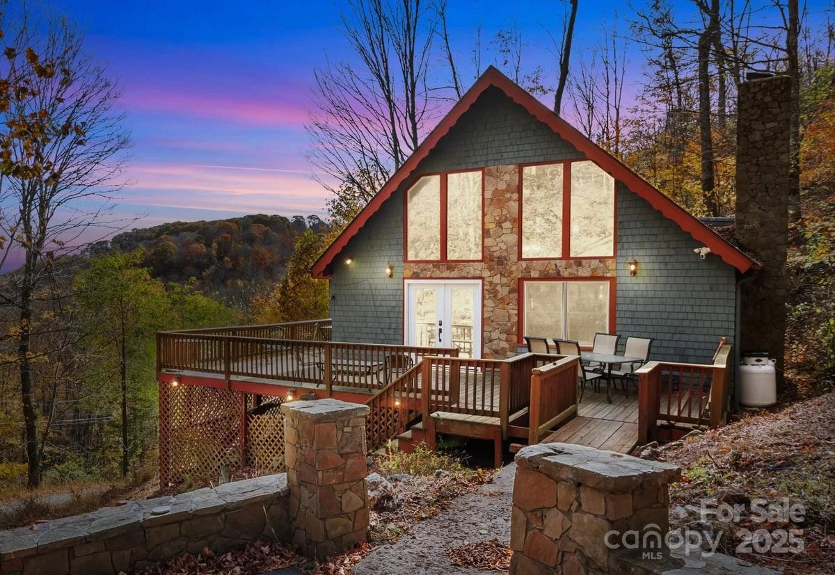 563 Bee Tree Lane - Photo 2