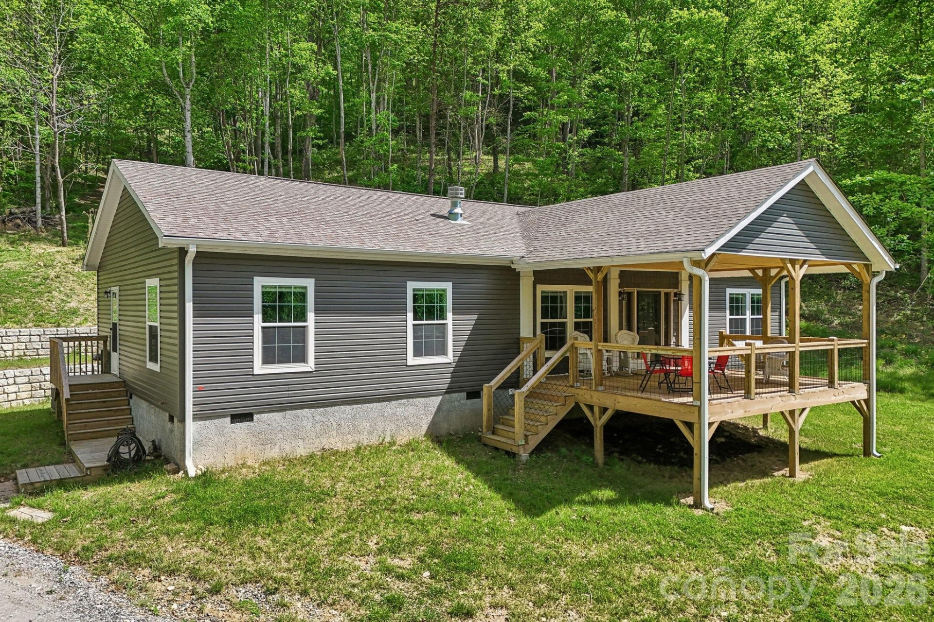 590 Willow Lane - Photo 2