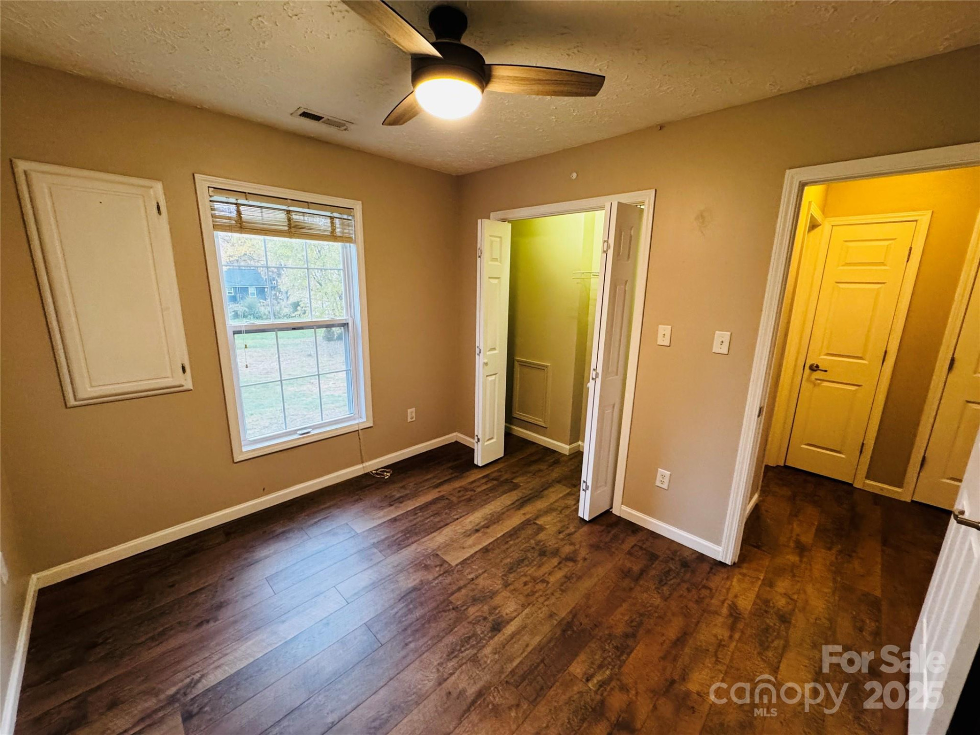 237 Camelot Drive #B - Photo 16