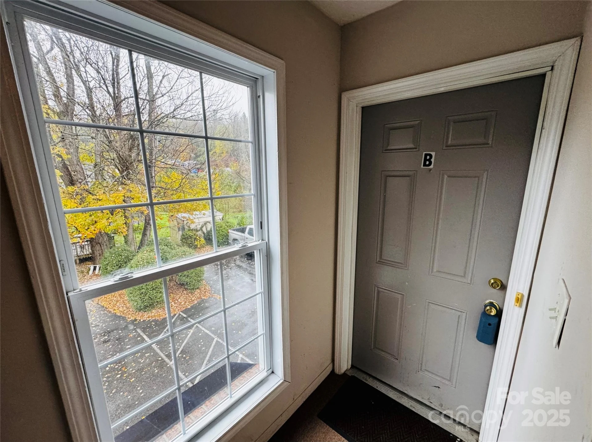 237 Camelot Drive #B - Photo 4