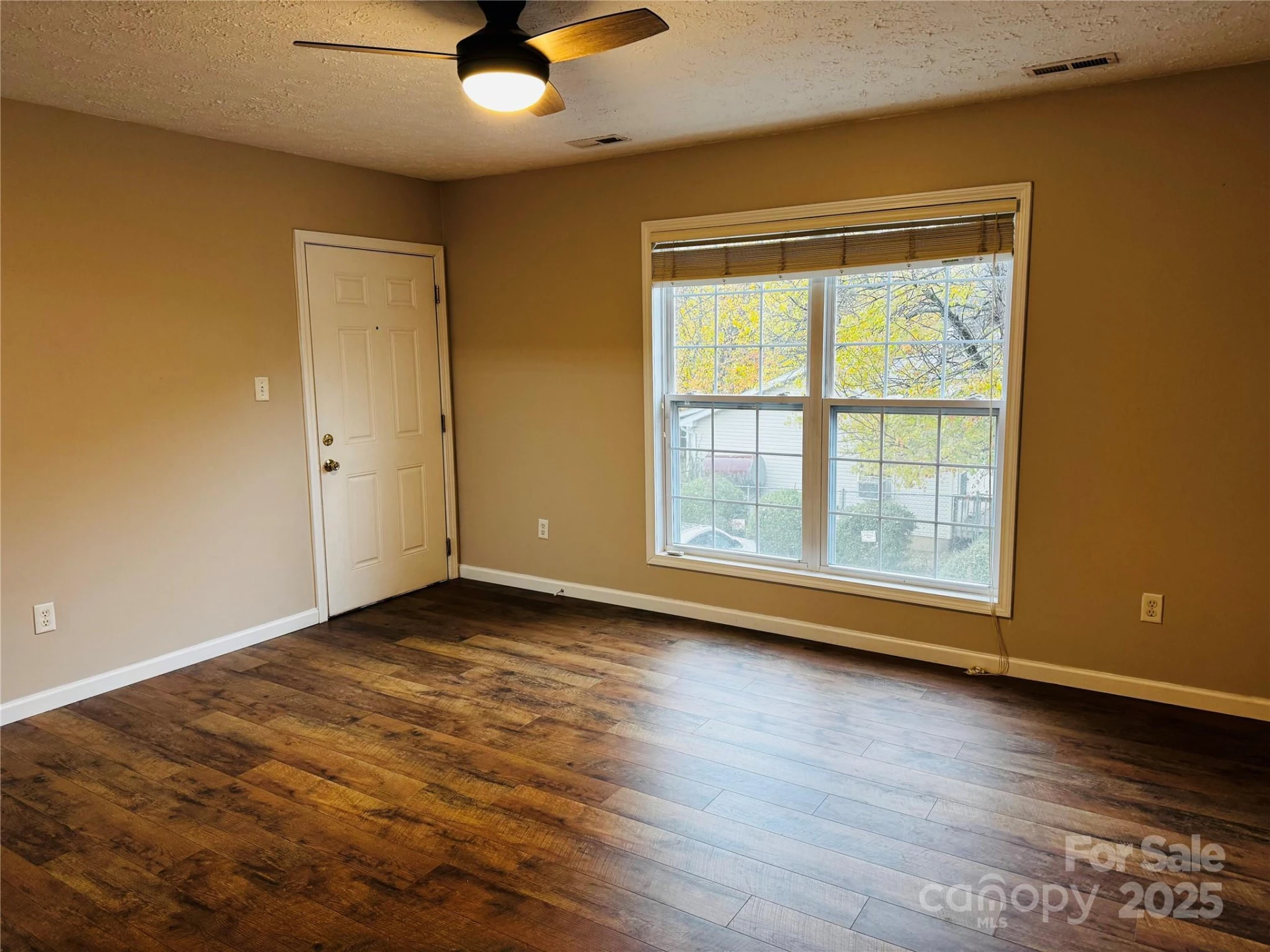 237 Camelot Drive #B - Photo 6