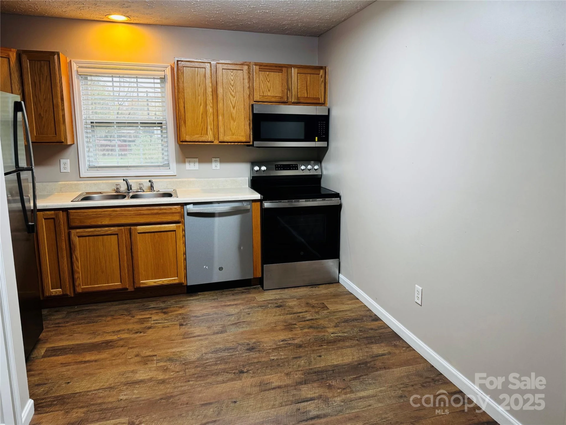 237 Camelot Drive #B - Photo 8