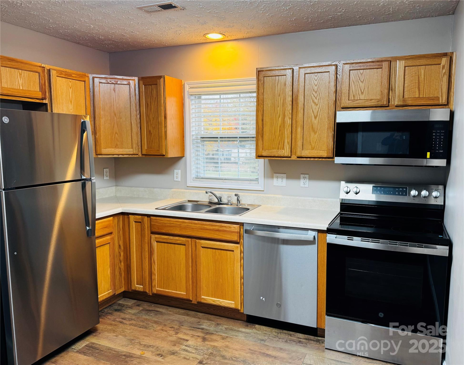 237 Camelot Drive #B - Photo 9