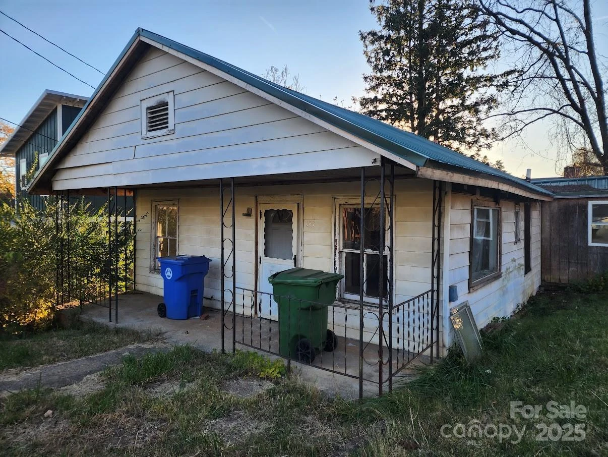 107 Bradley Street - Photo 2