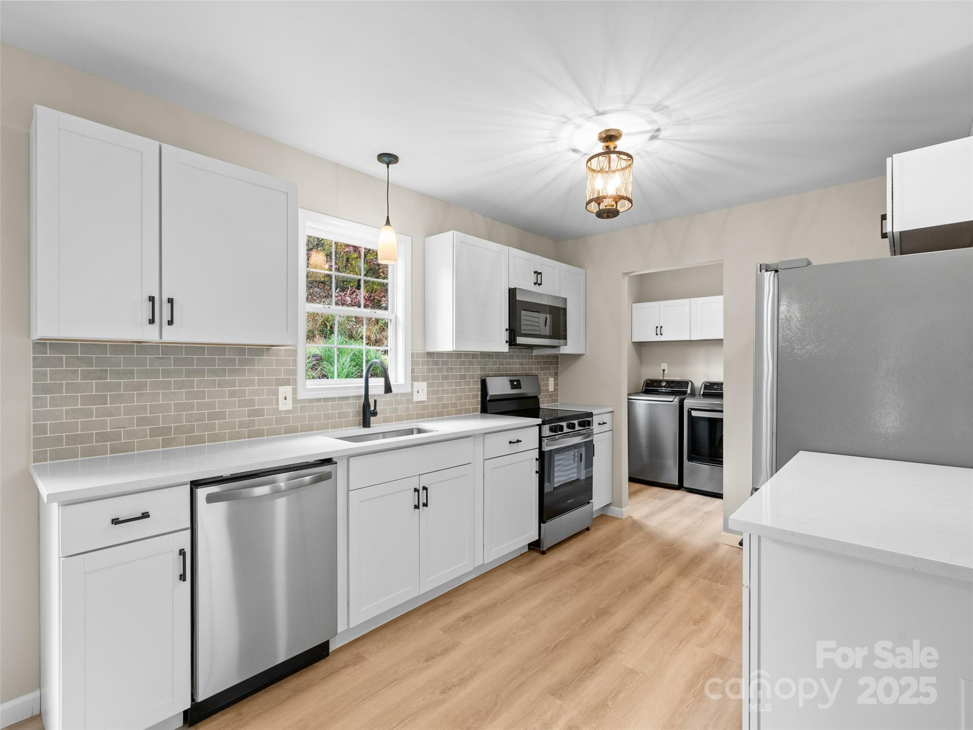 341 Green Meadow Lane - Photo 2