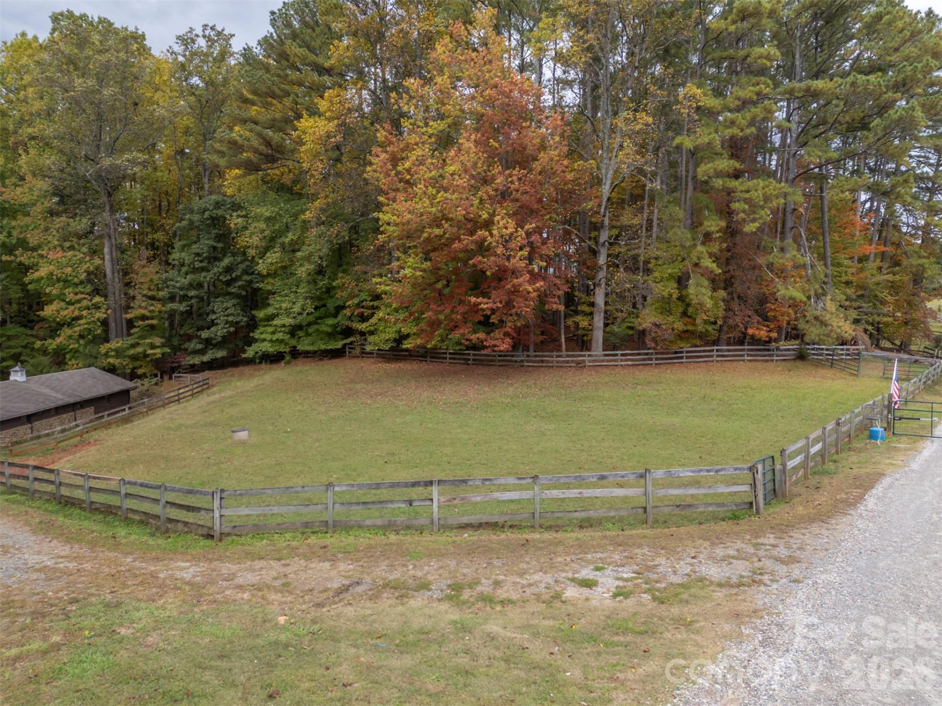 936 Golden Road - Photo 33