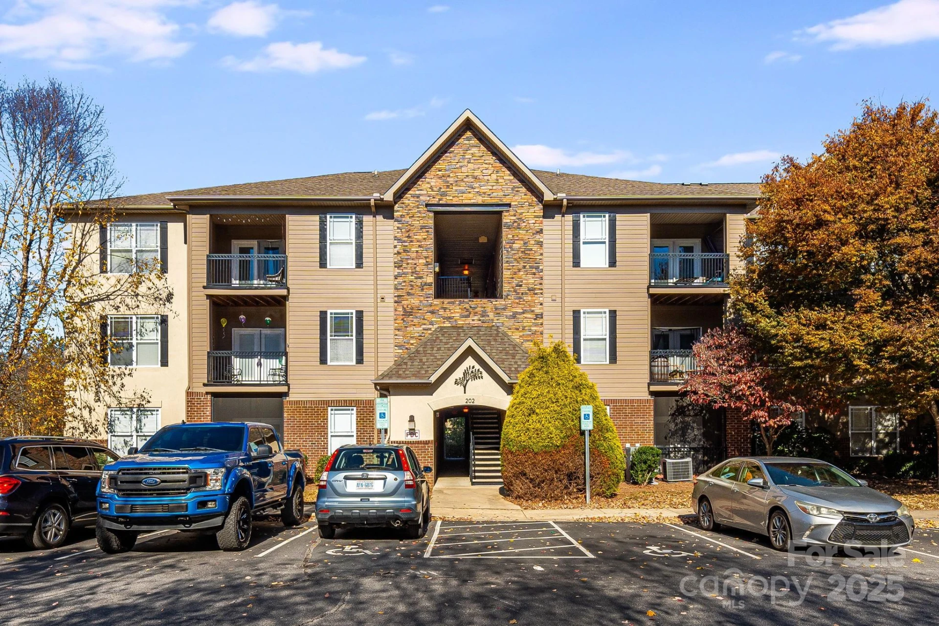 202 Brickton Village Circle #101