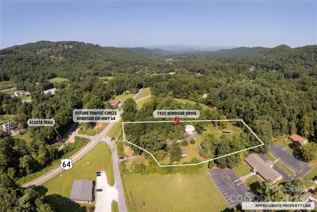 1925-B Windsor Drive, Laurel Park, NC, 28739