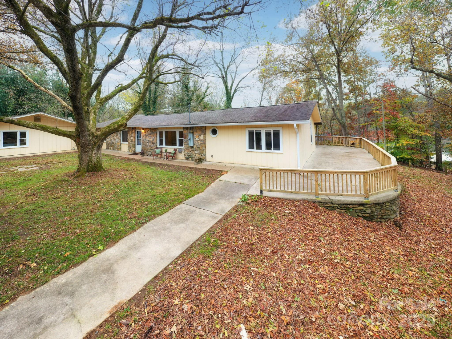 1211 & 1213 Upper Brush Creek Road - Photo 3
