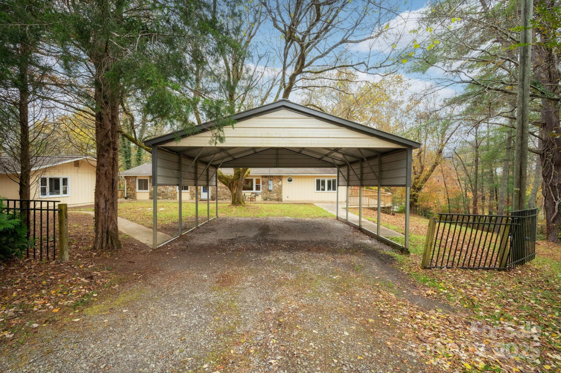 1211 & 1213 Upper Brush Creek Road - Photo 36