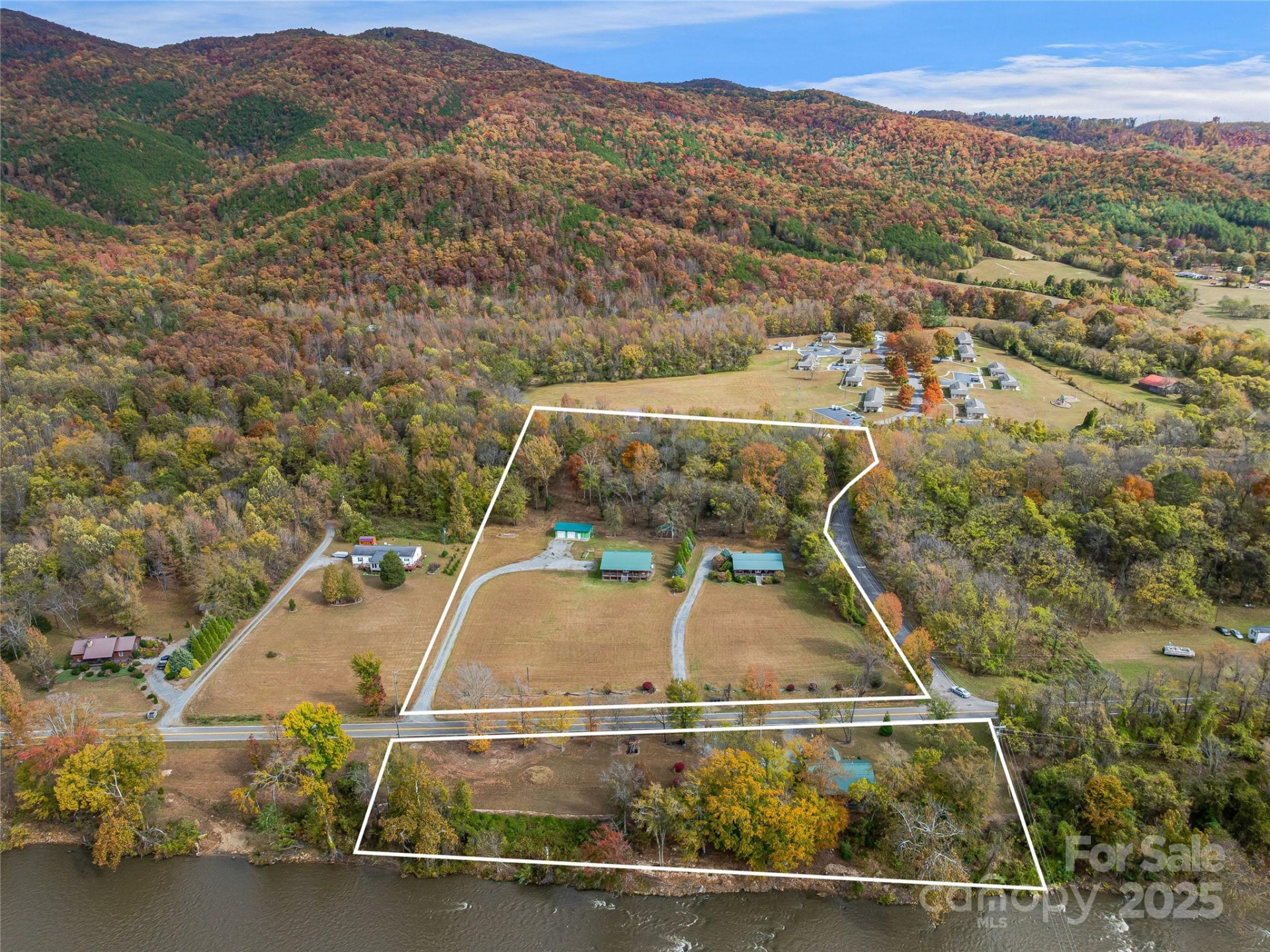 1640, 1641, 1642 River Road