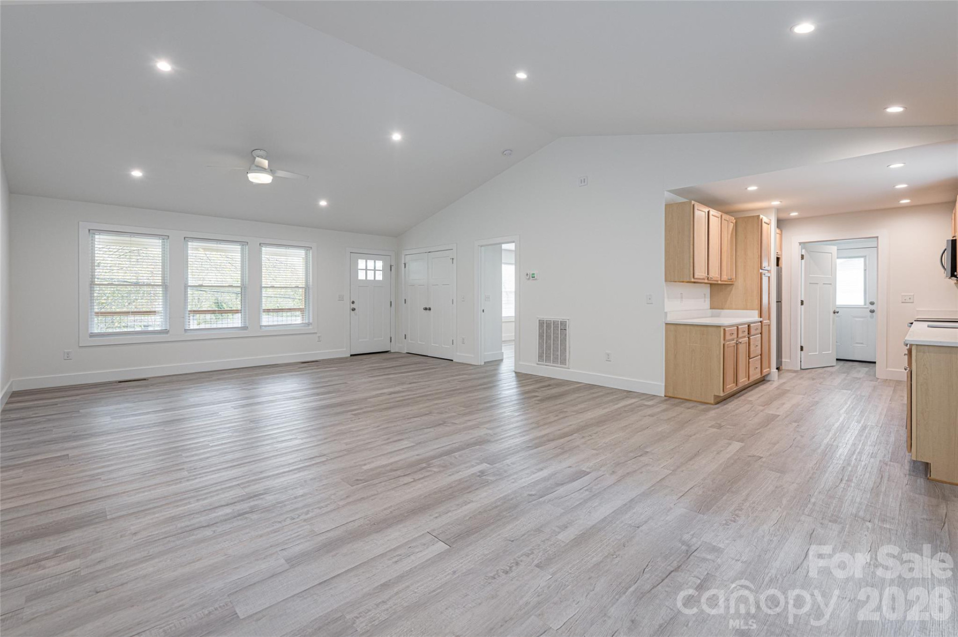 17 Sycamore Street - Photo 2