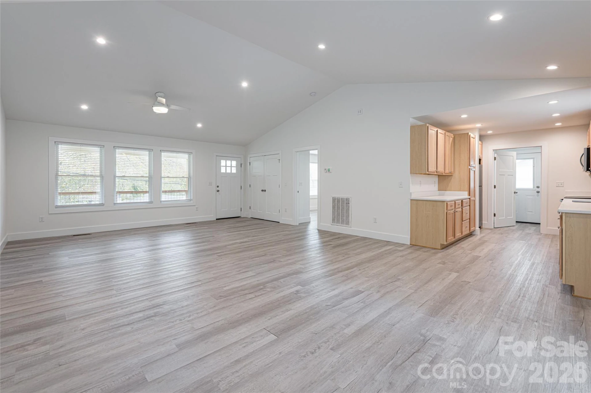 17 Sycamore Street - Photo 2