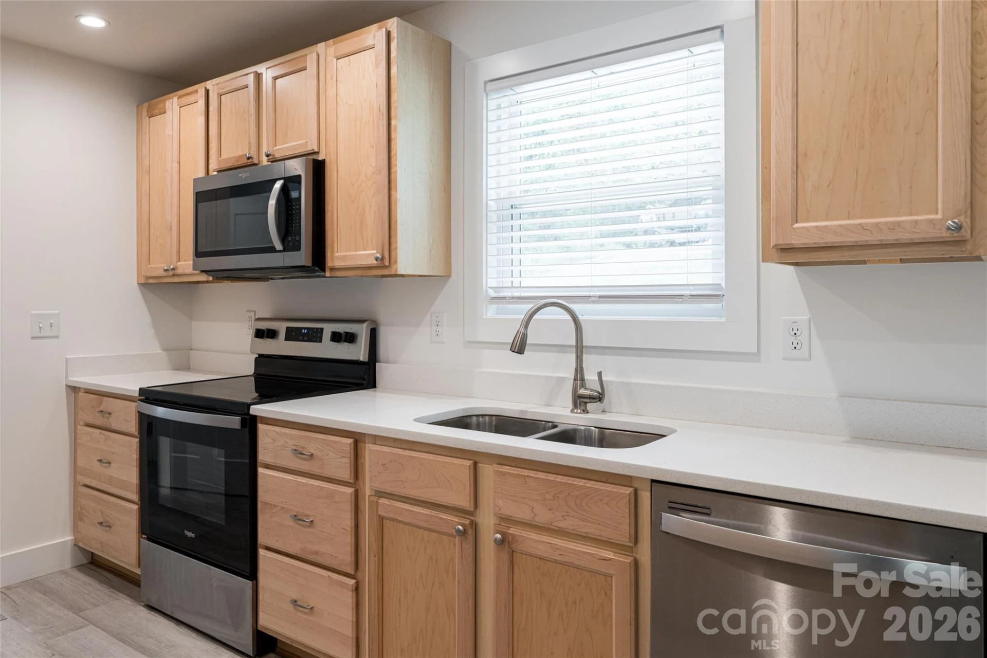 17 Sycamore Street - Photo 3