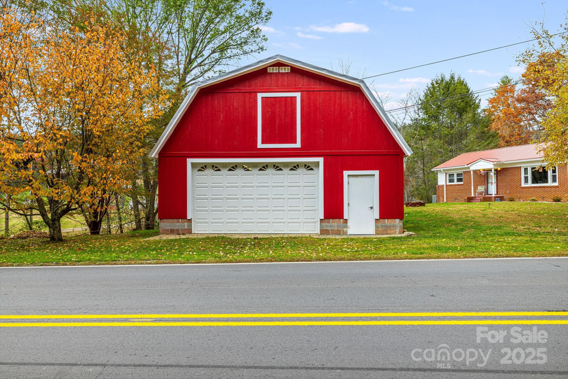 2896 Old Mars Hill Highway - Photo 3