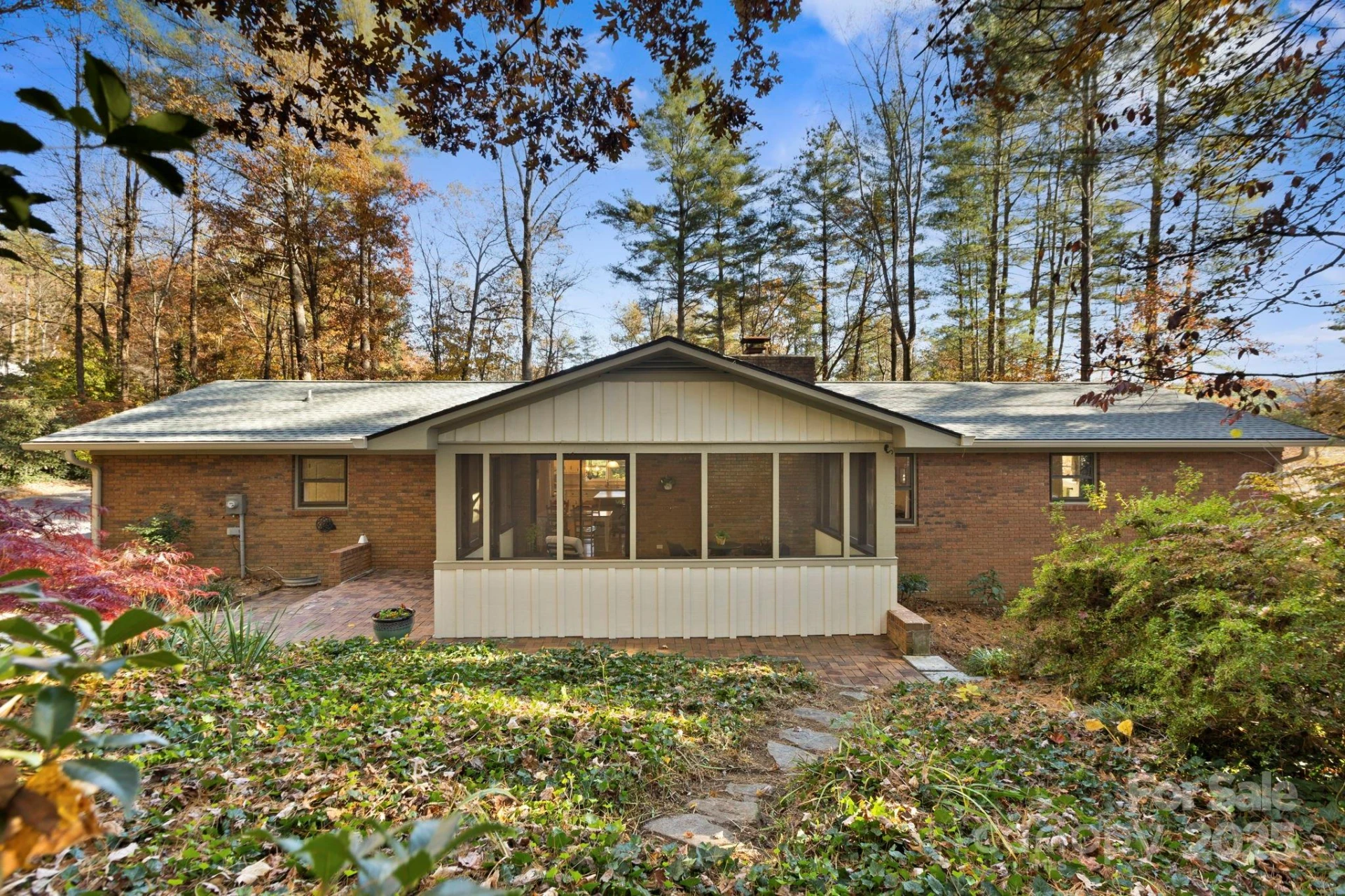 228 Raintree Drive - Photo 3