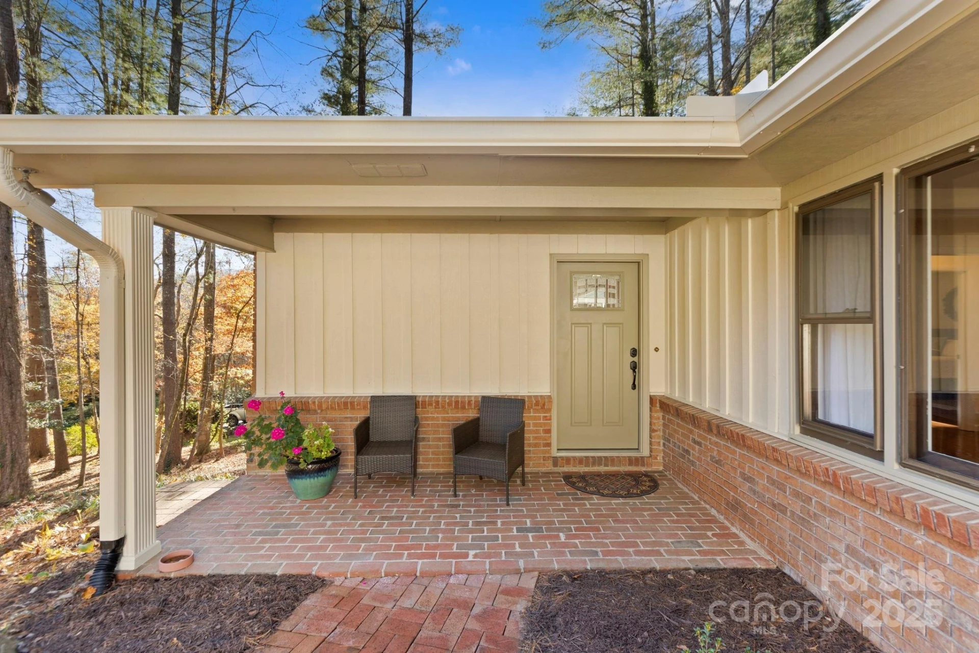 228 Raintree Drive - Photo 5