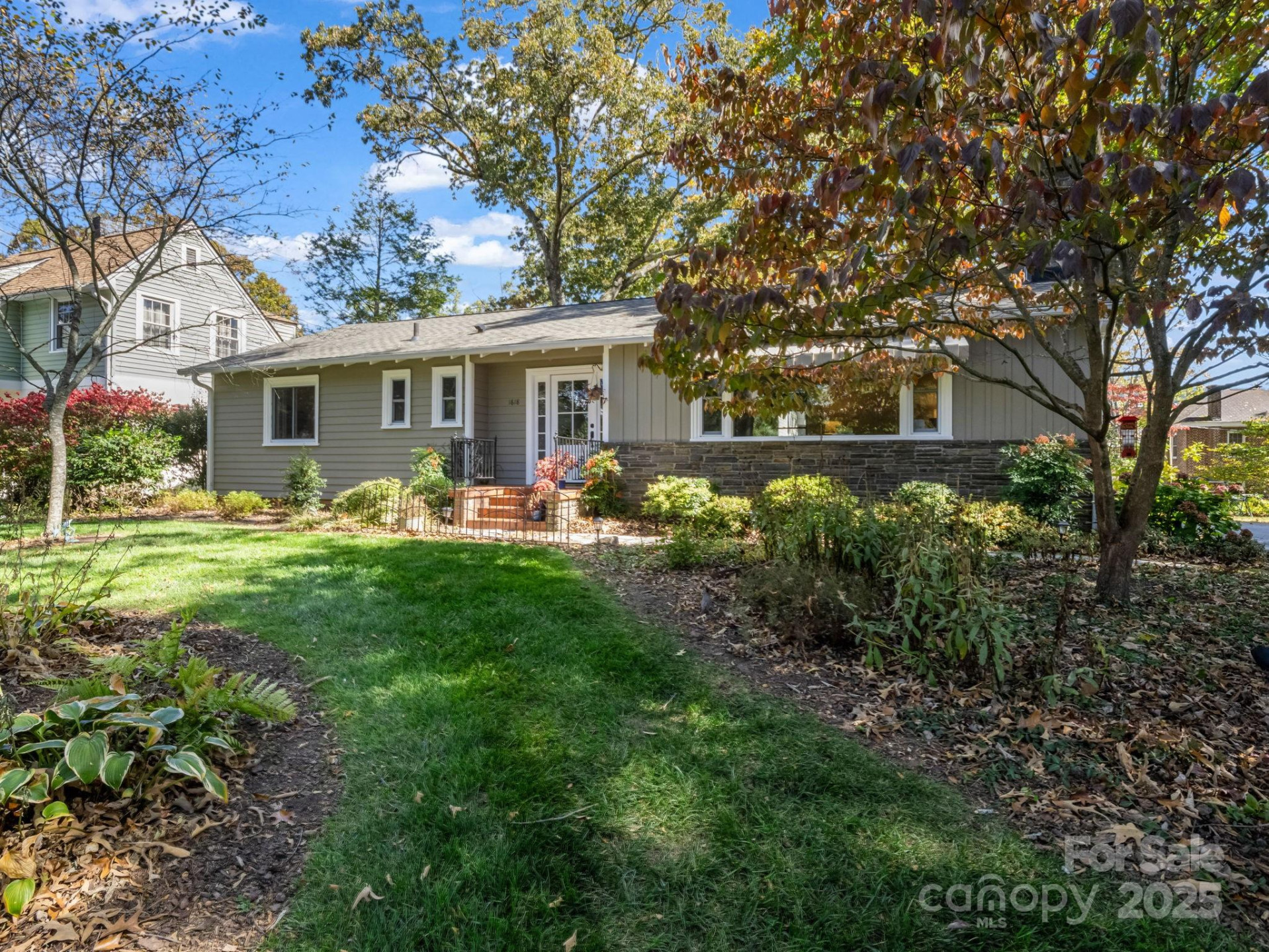 1618 Kensington Road - Photo 2