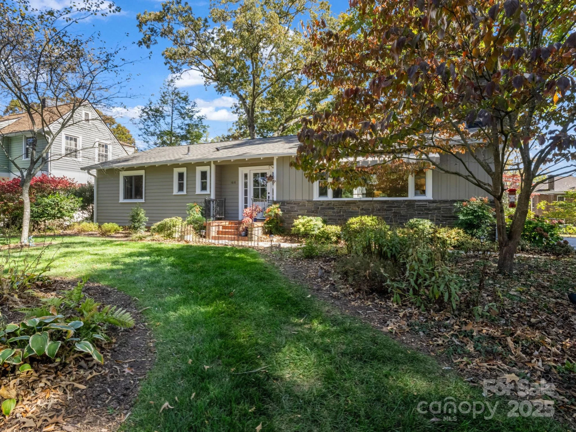 1618 Kensington Road - Photo 2