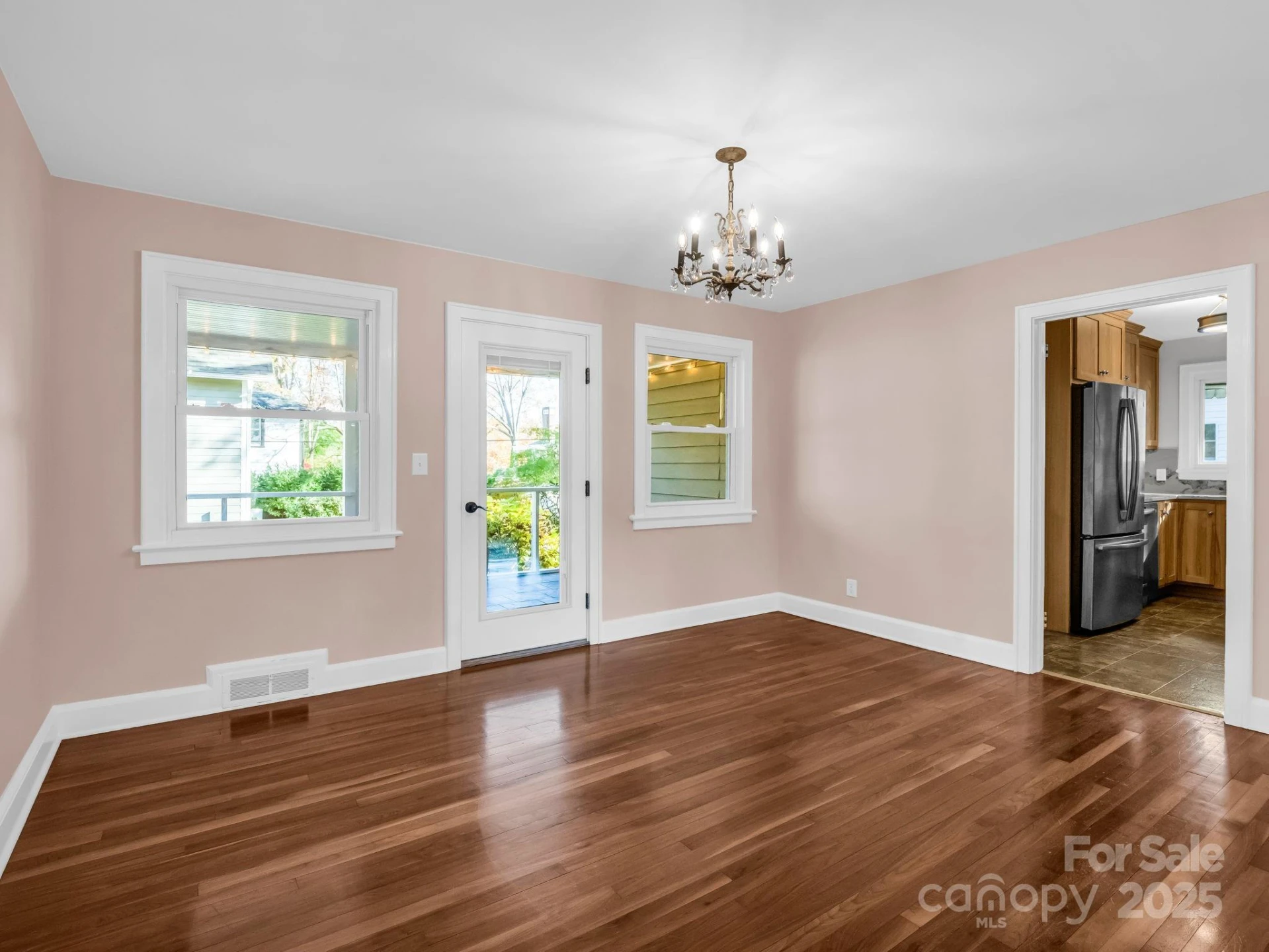 1618 Kensington Road - Photo 11