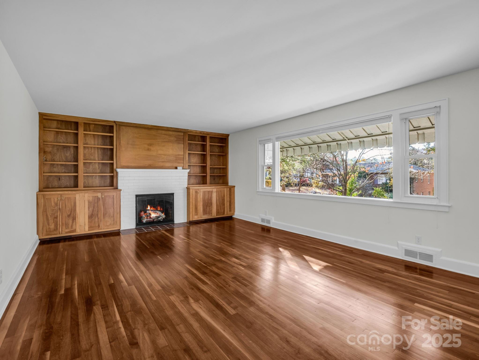 1618 Kensington Road - Photo 5
