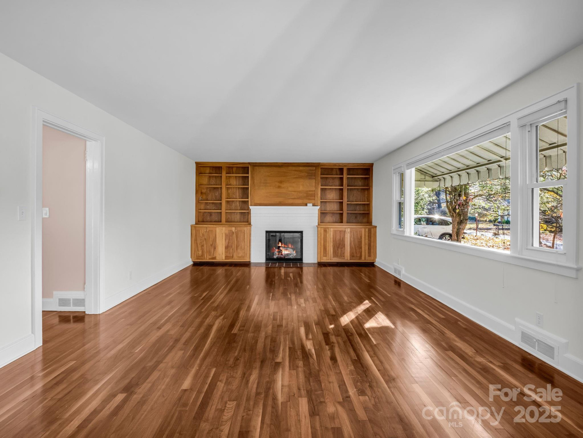 1618 Kensington Road - Photo 6