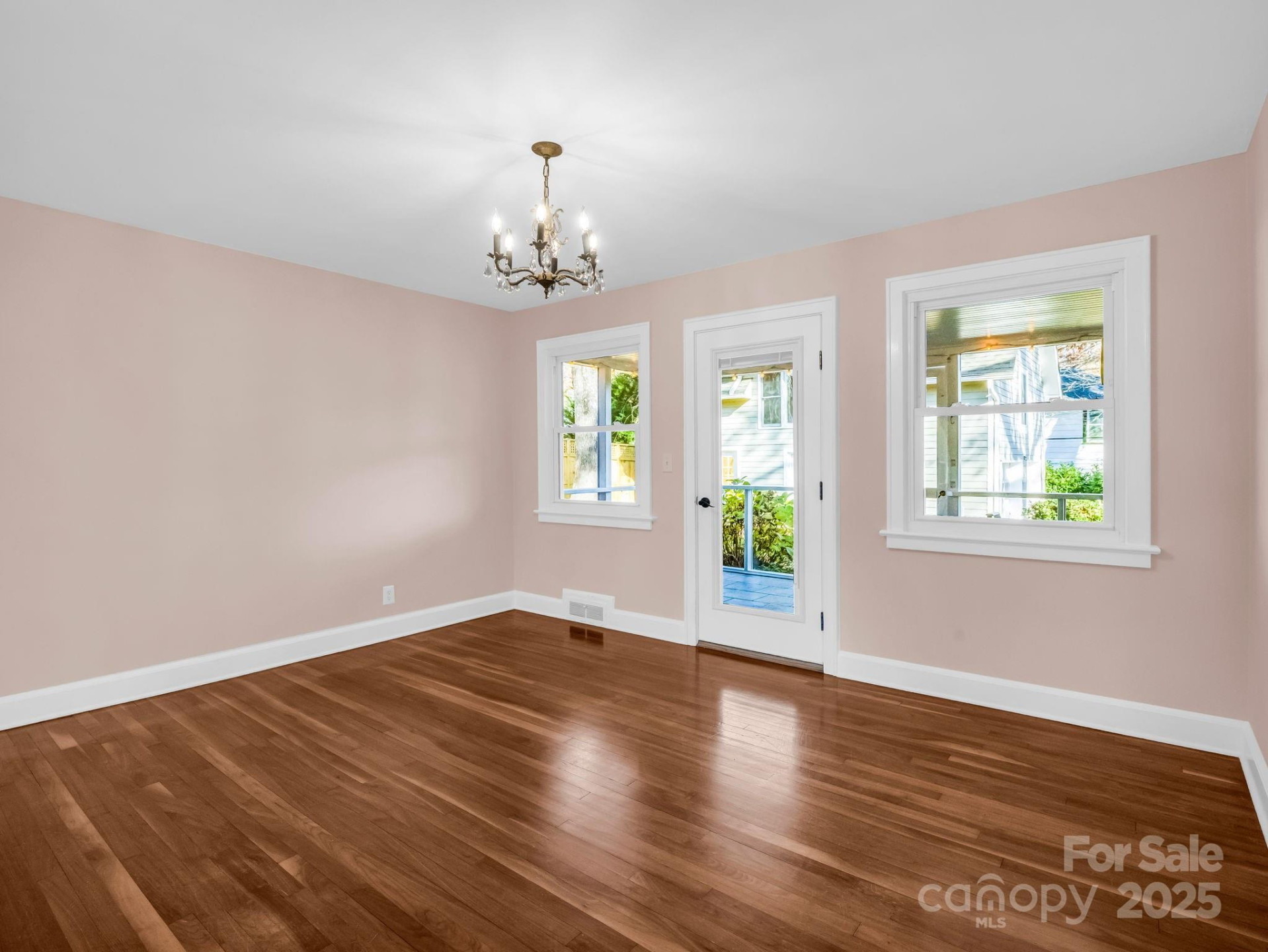 1618 Kensington Road - Photo 10