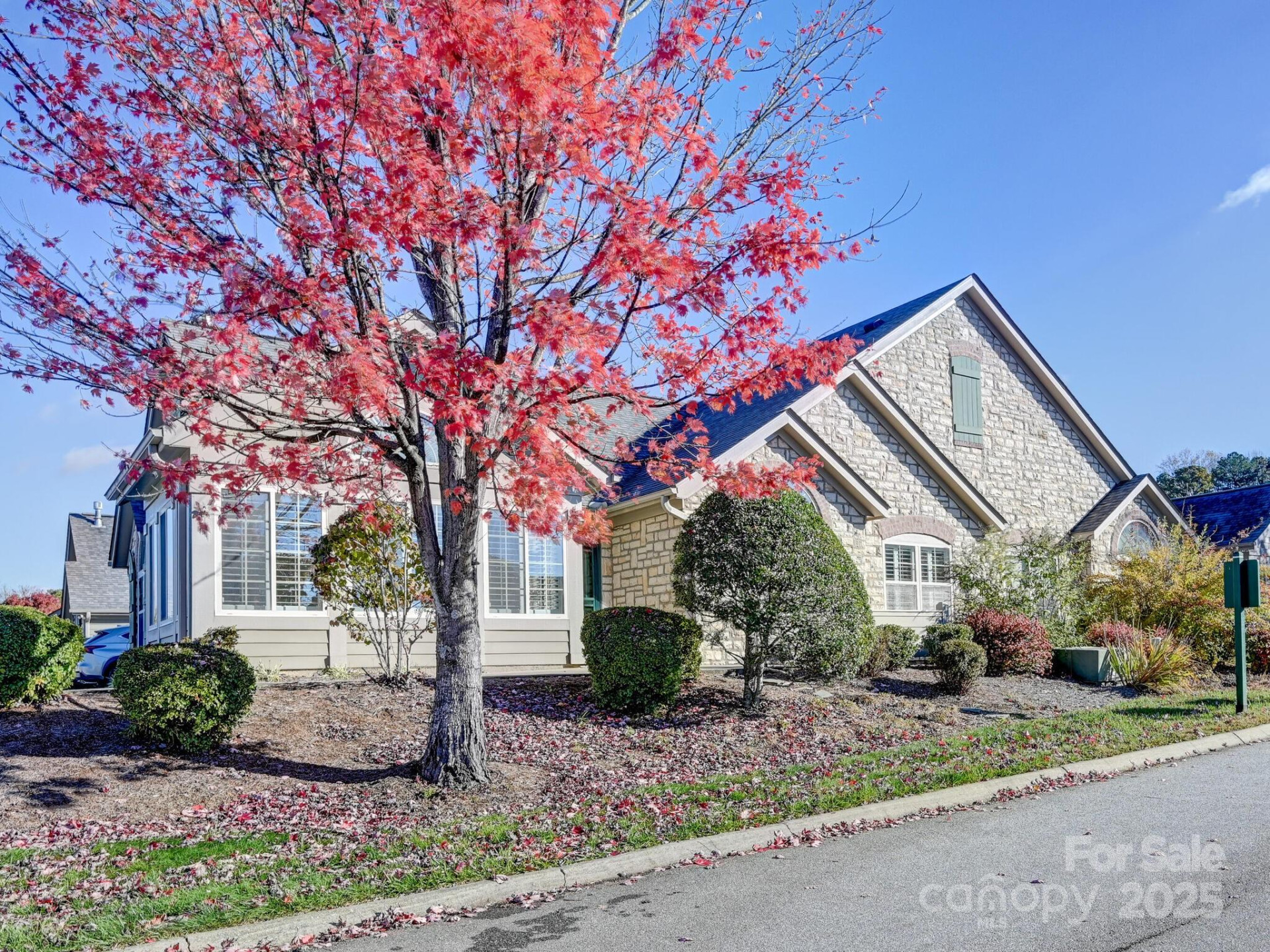 44 Braeburn Way - Photo 2