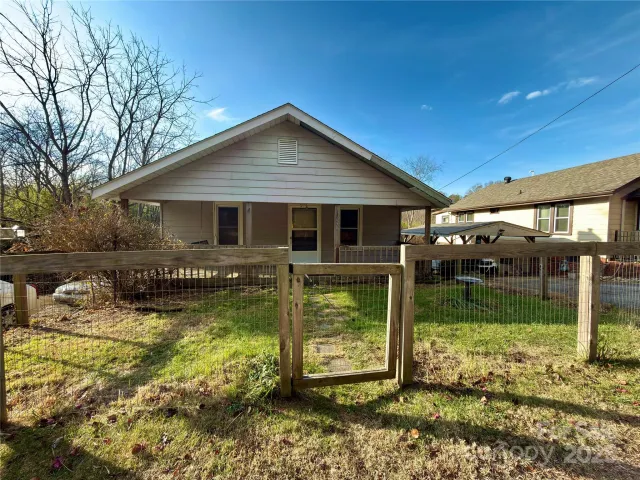 658 Emma Road