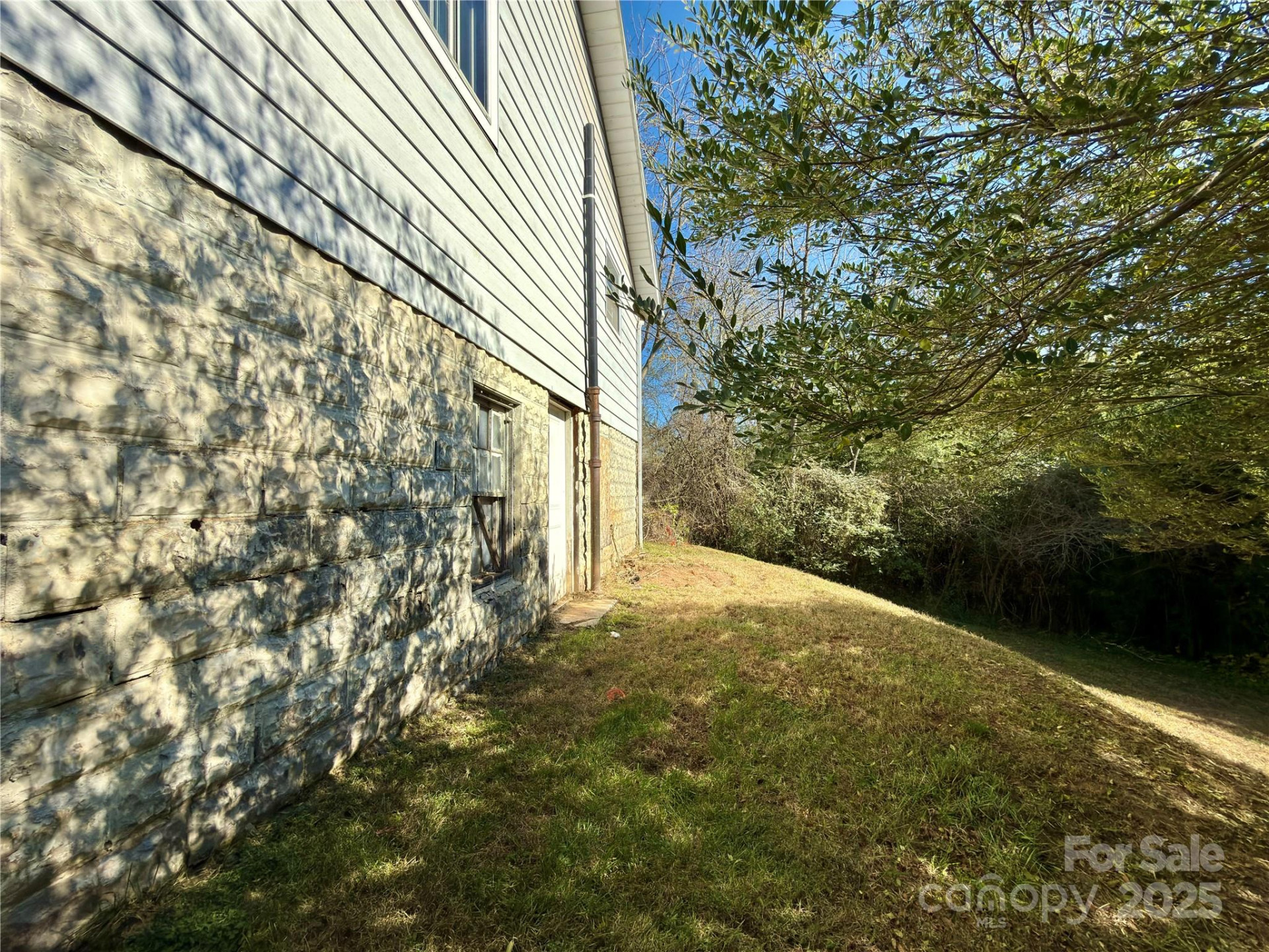 658 Emma Road - Photo 30