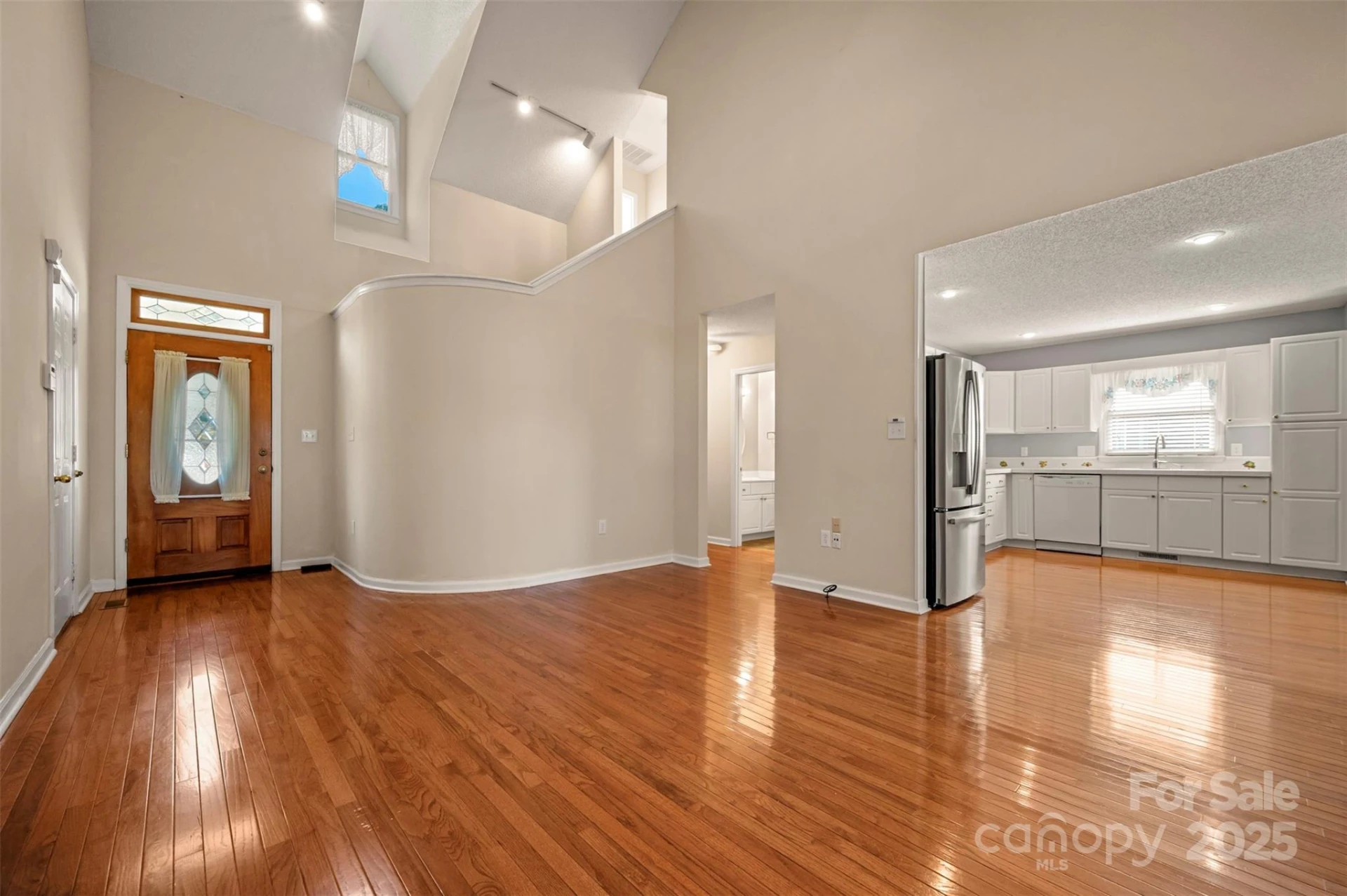 506 Pleasant Street - Photo 3