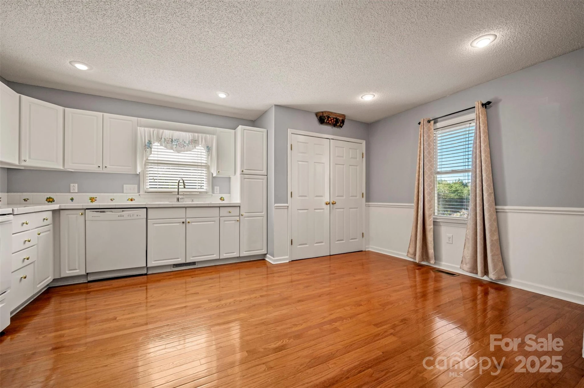 506 Pleasant Street - Photo 7