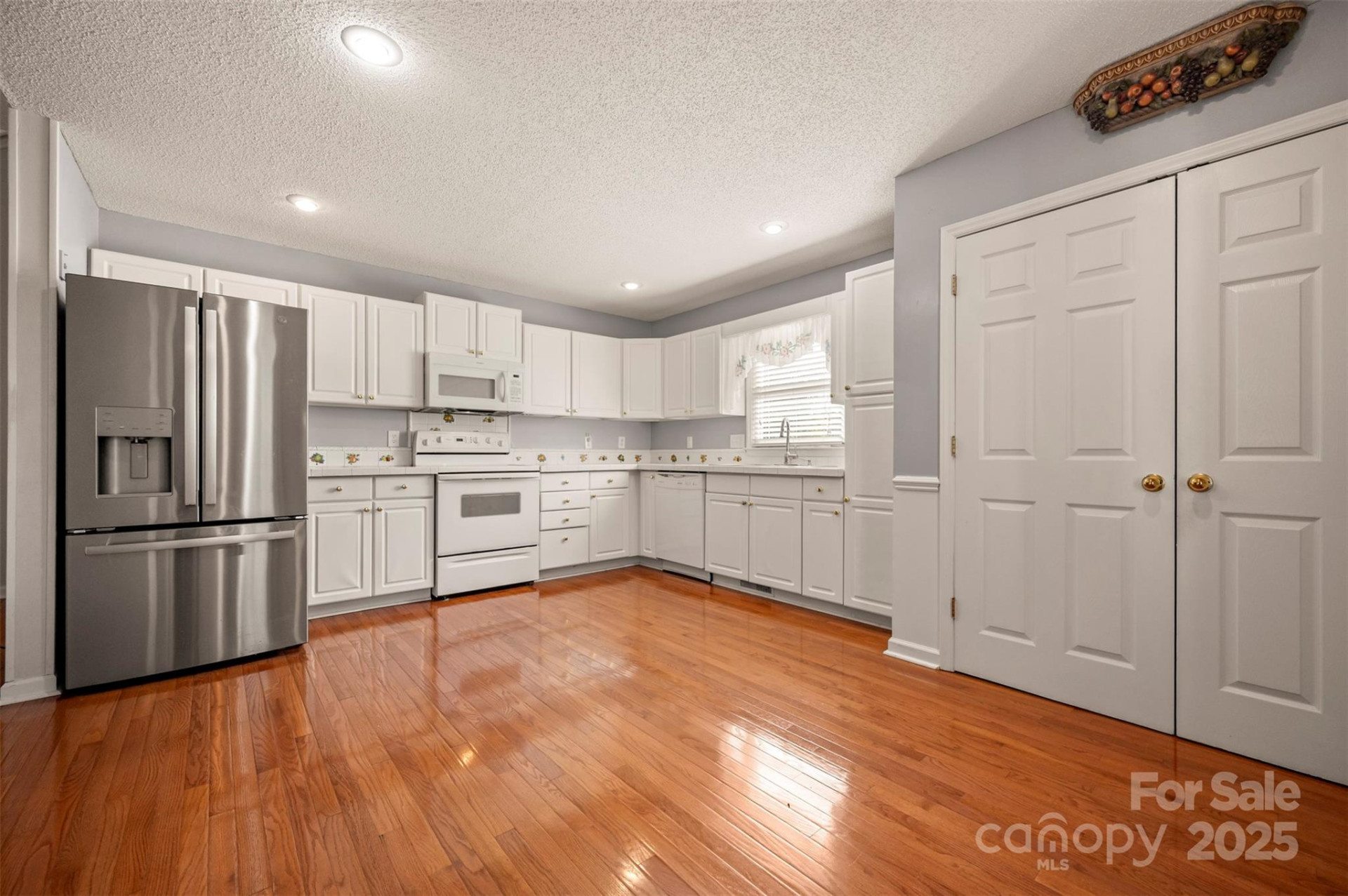 506 Pleasant Street - Photo 8