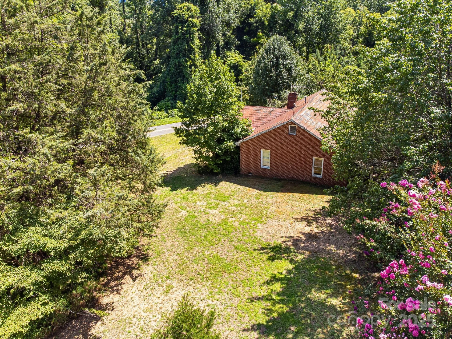 211 Luckadoo Road - Photo 3