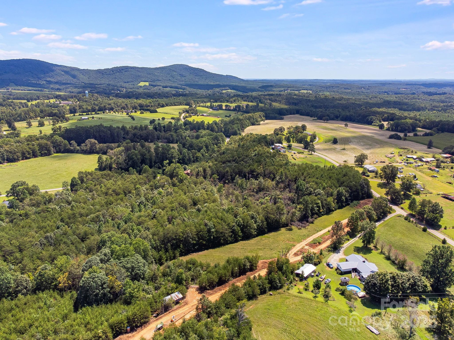 211 Luckadoo Road - Photo 4