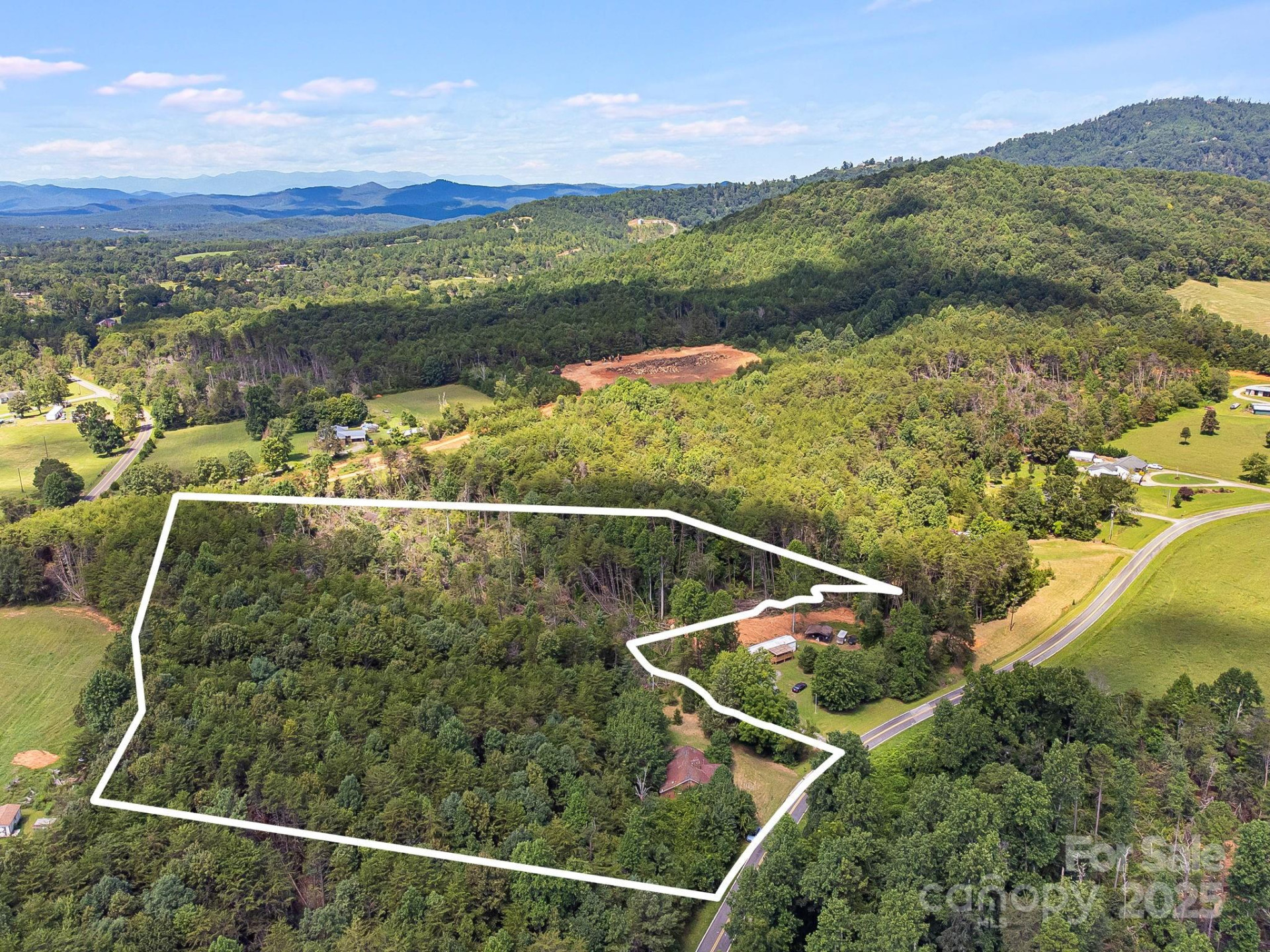 211 Luckadoo Road - Photo 5