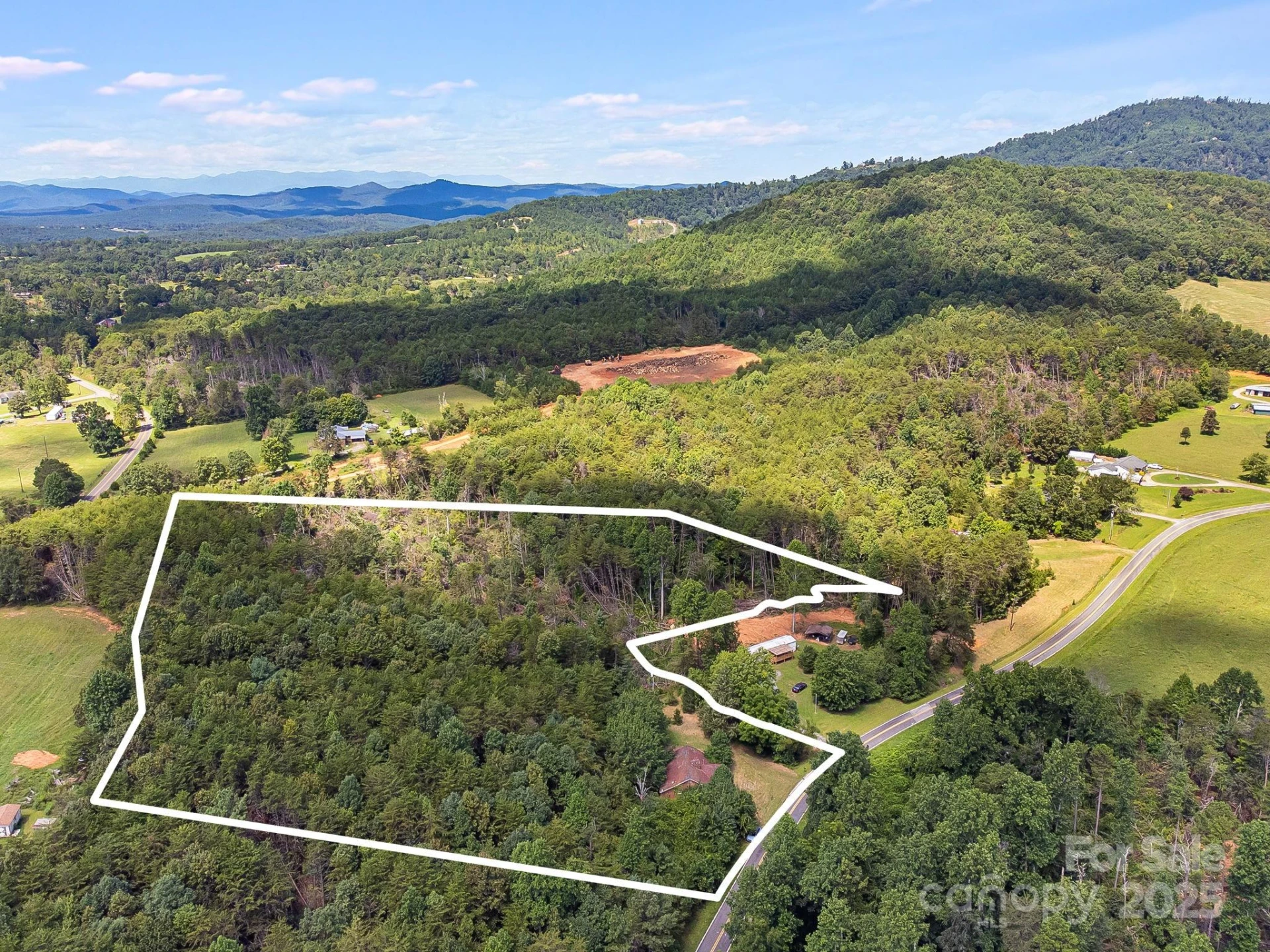 211 Luckadoo Road - Photo 5