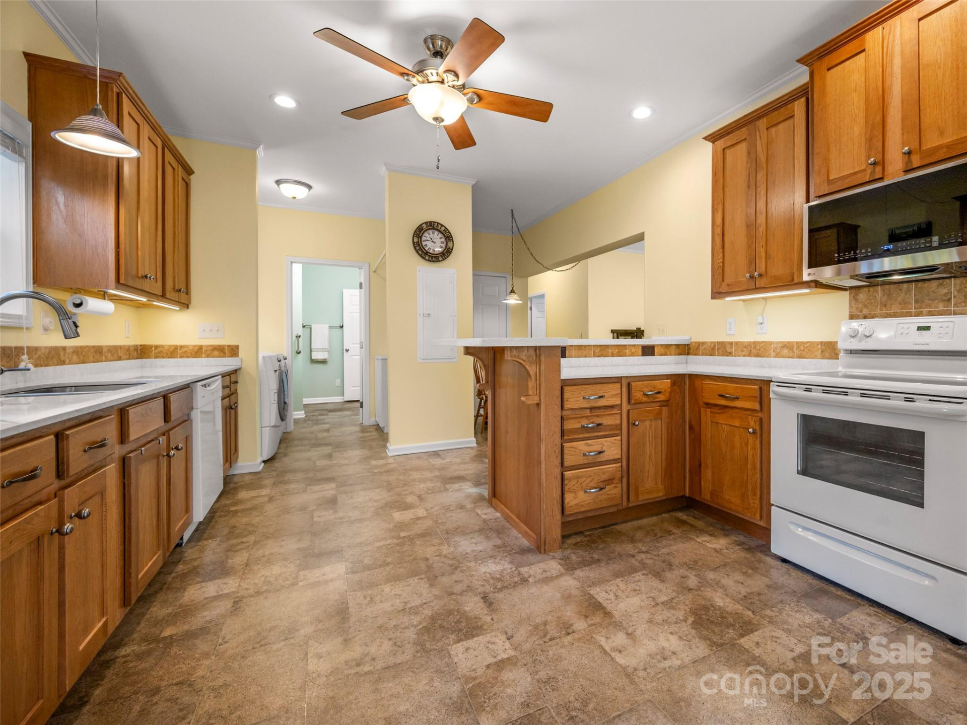 189 Friendly Circle - Photo 11