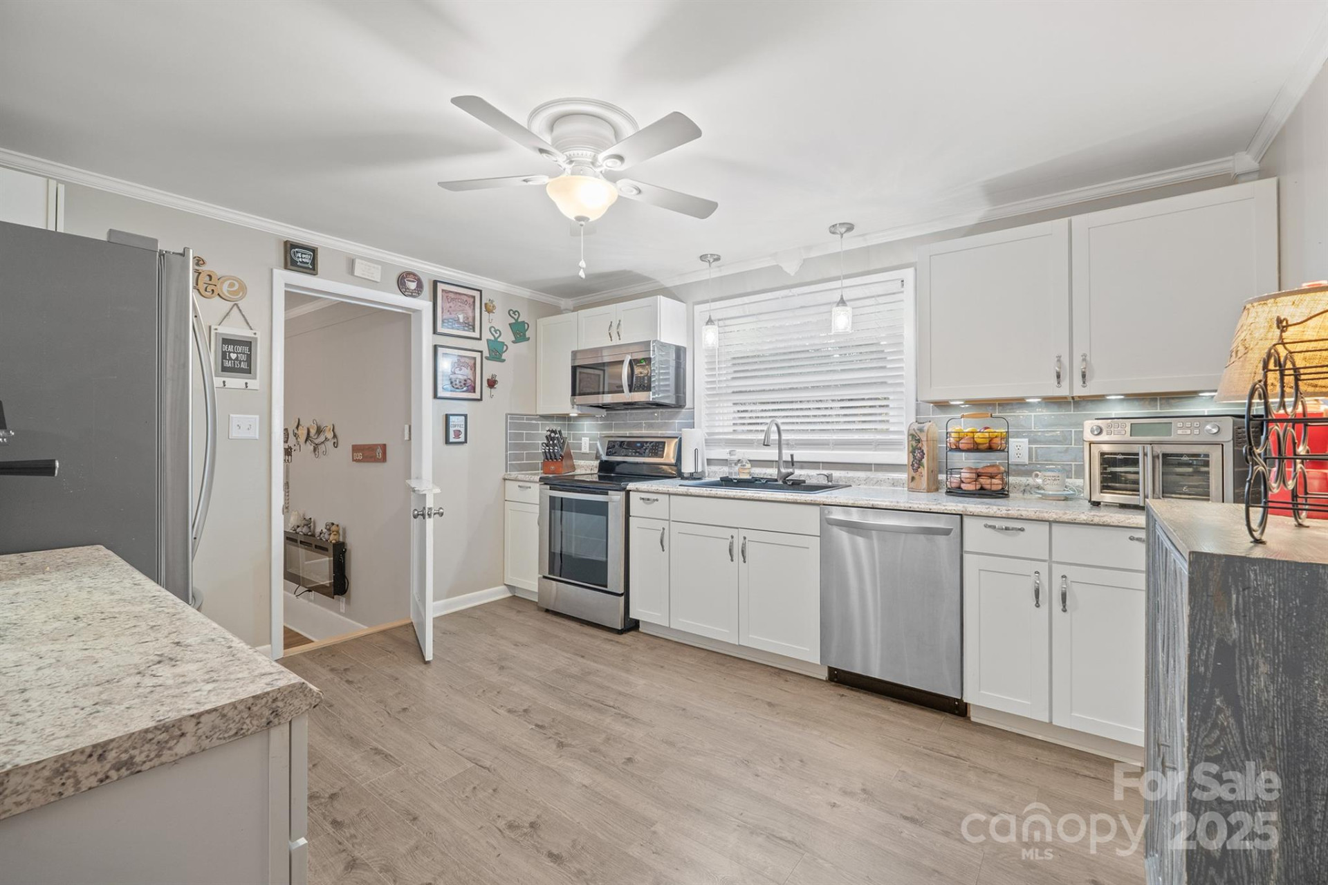 3842 Dowell Street - Photo 9