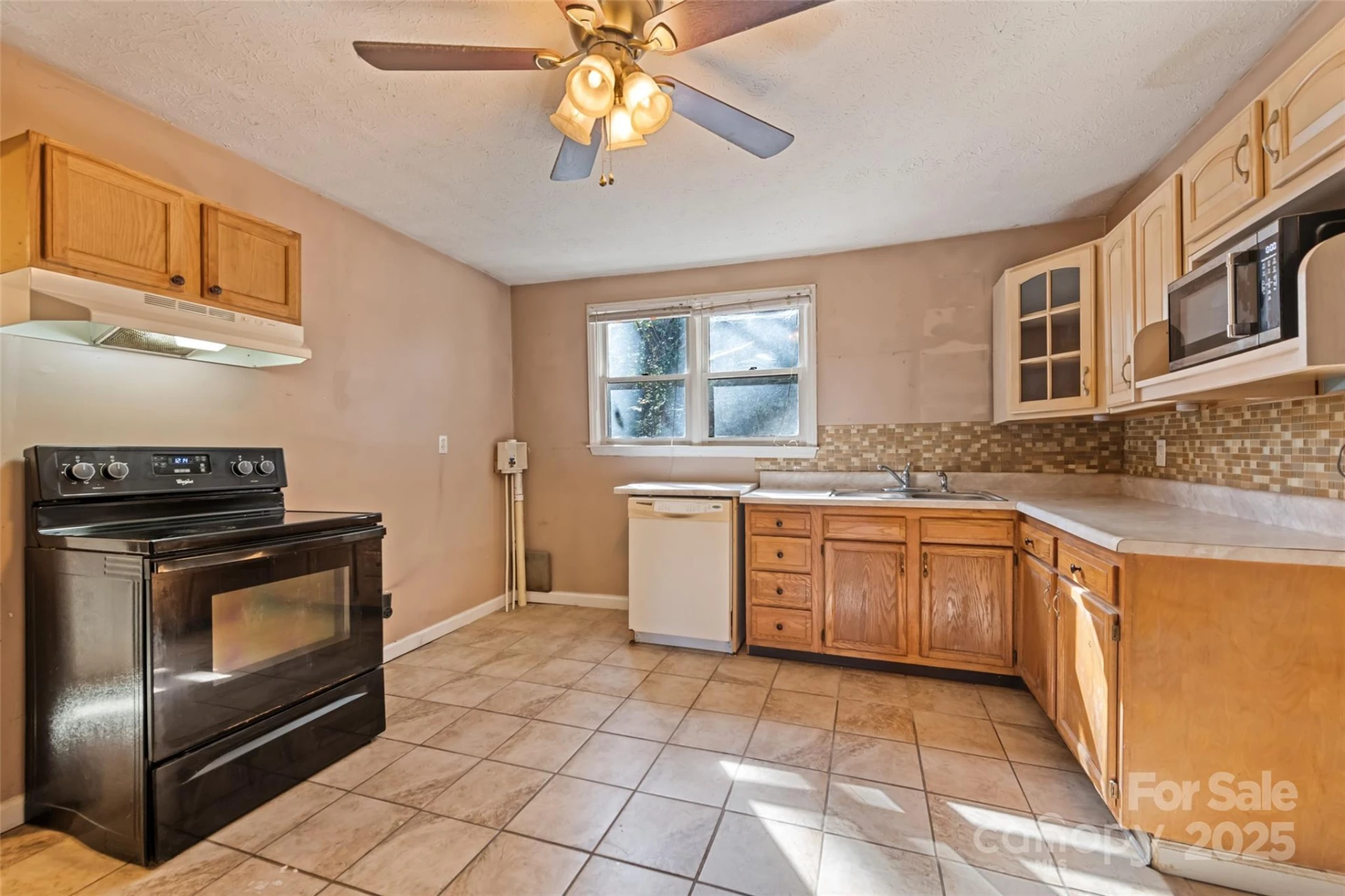 8063 Carolina Boulevard - Photo 10