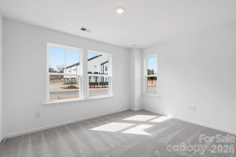 411 Silver Star Boulevard - Photo 11