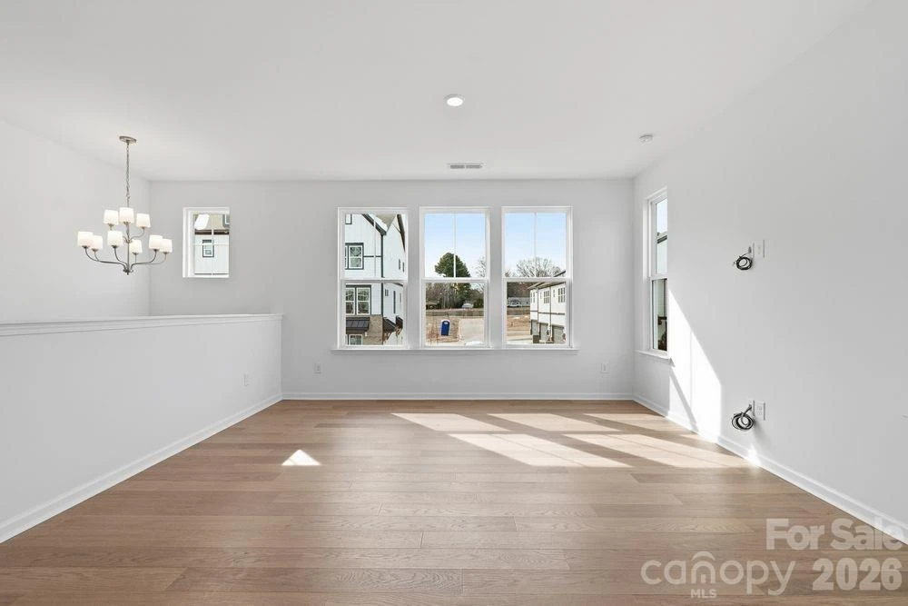 411 Silver Star Boulevard - Photo 5