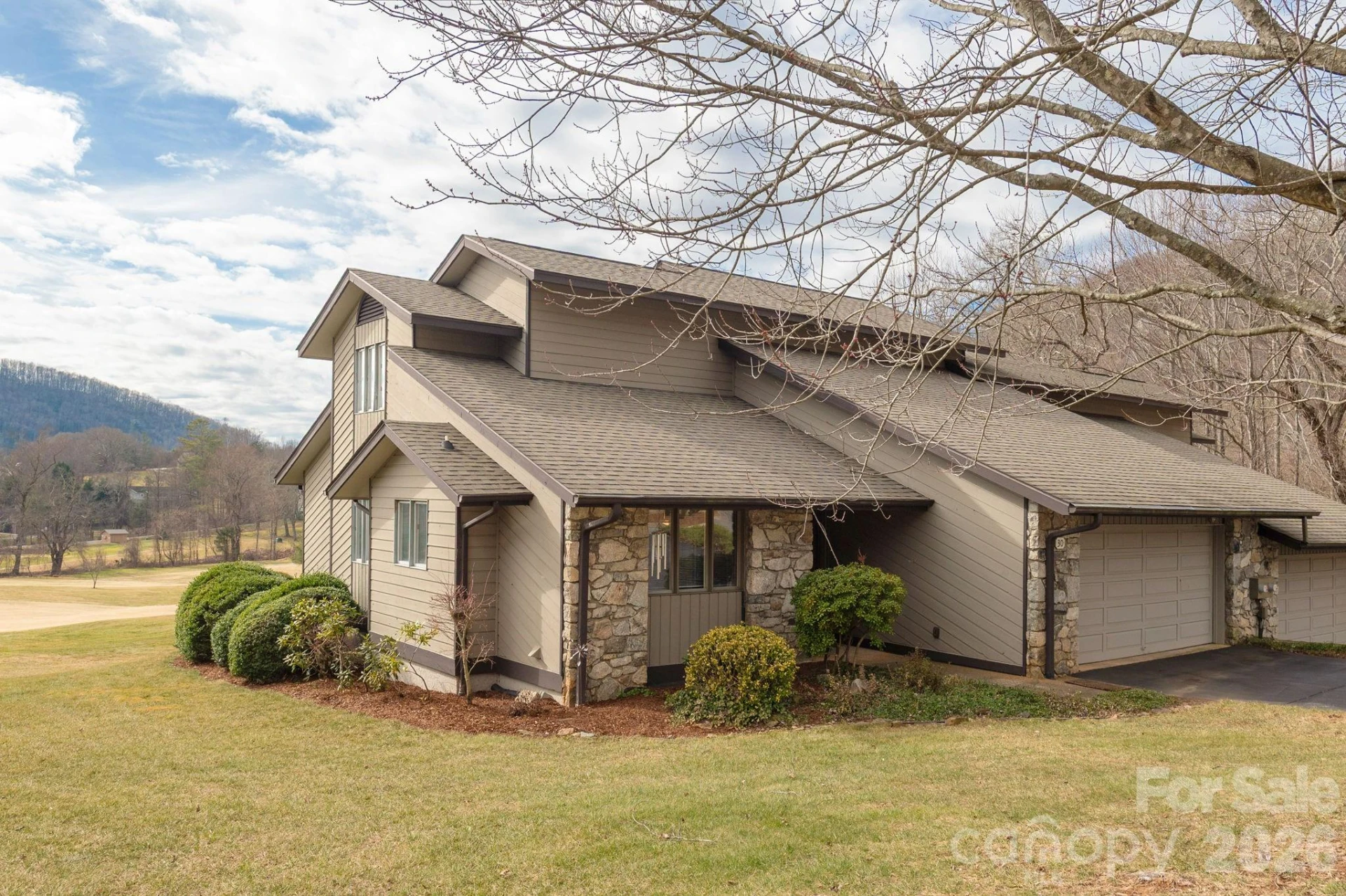 30 La Vista Drive