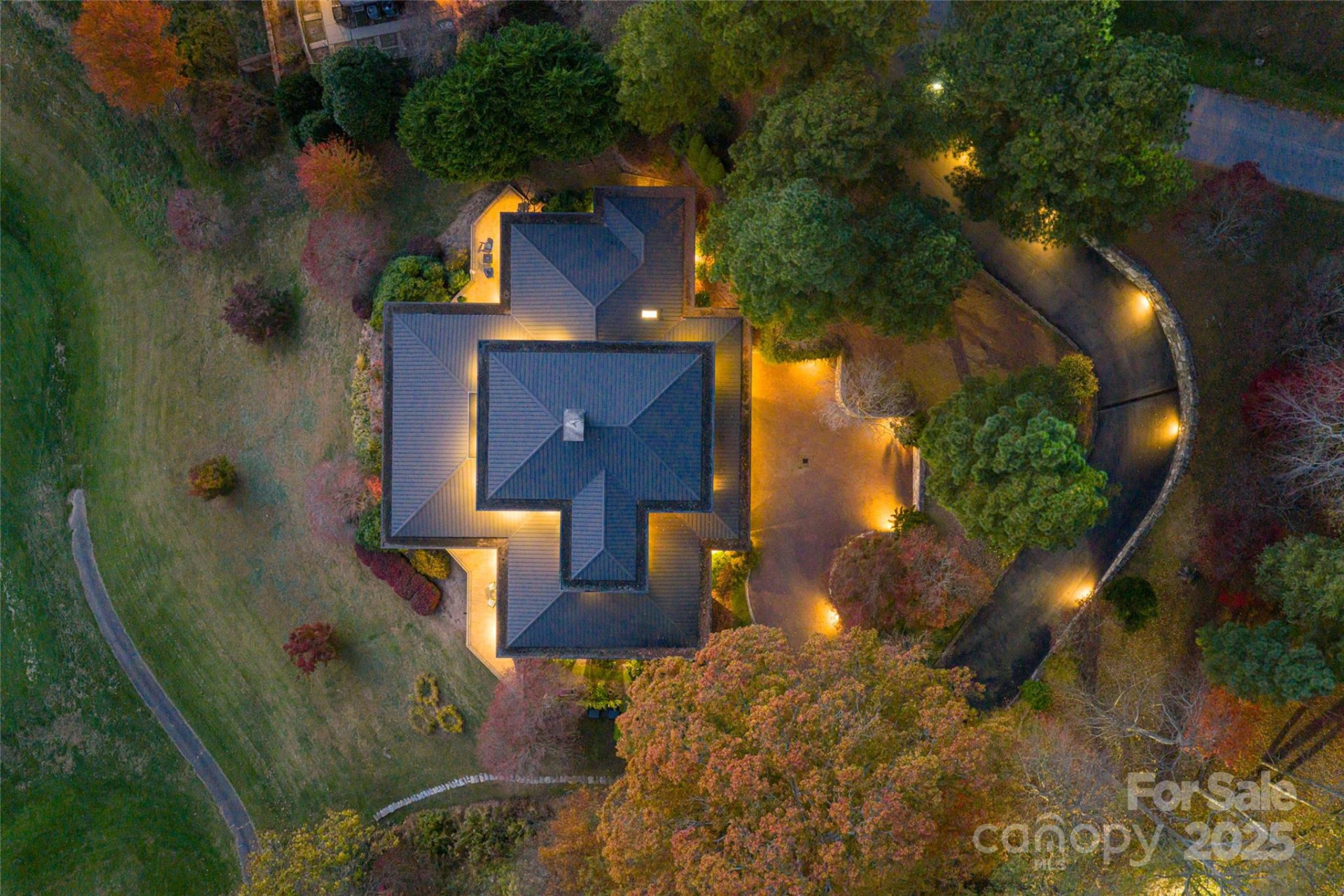 820 Laurel Ridge Drive - Photo 2