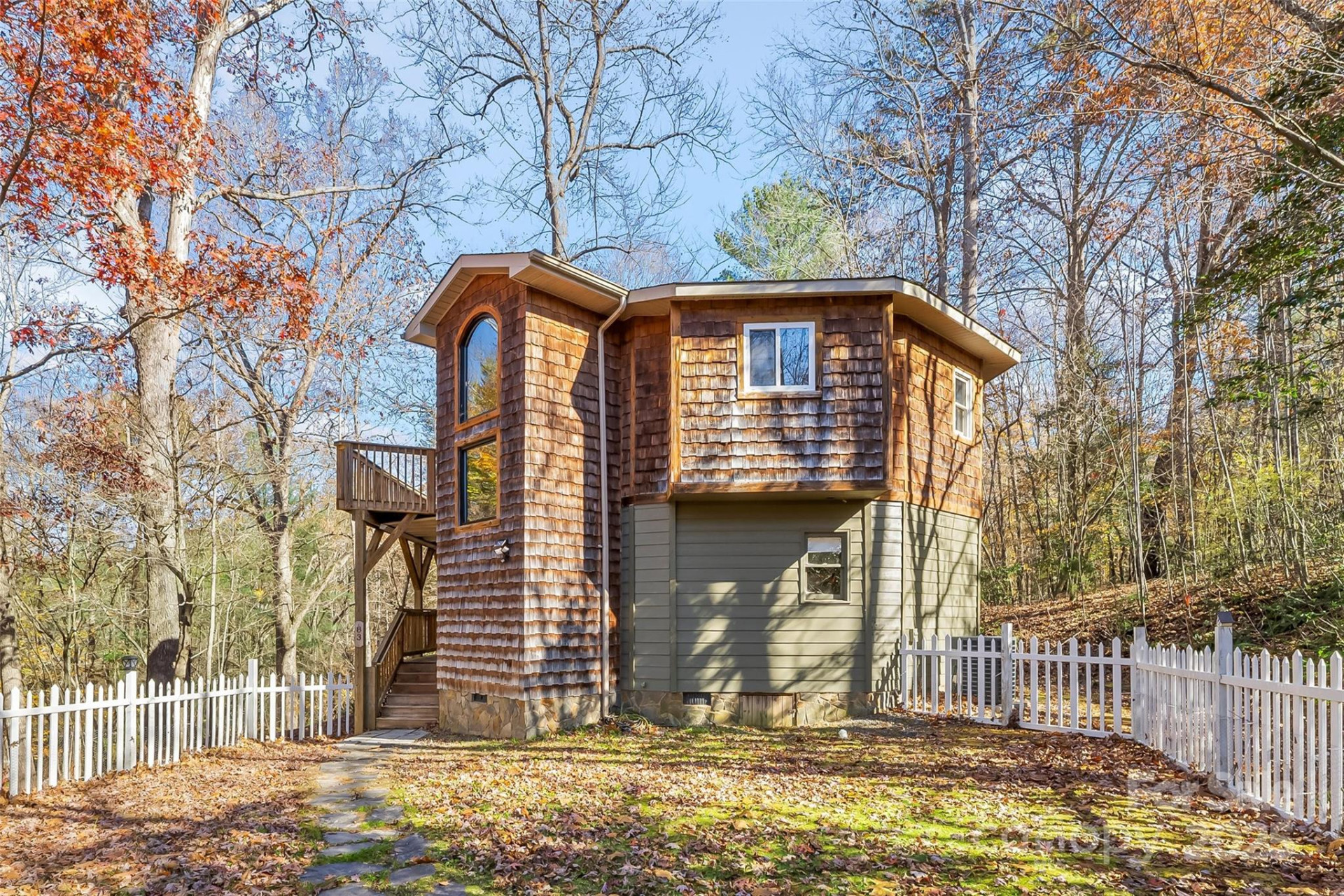 83 Cascades Parkway