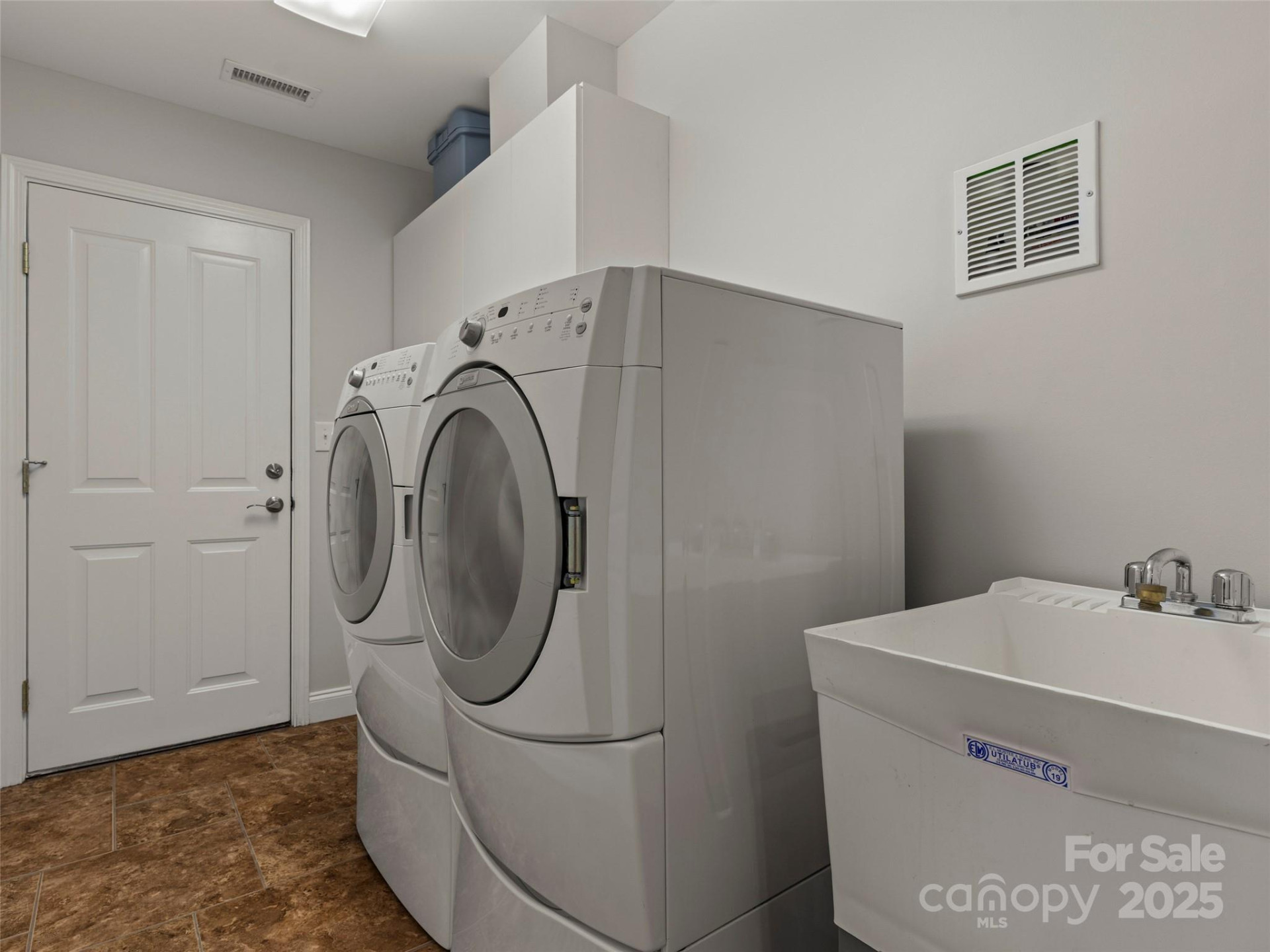 57 Regent Drive - Photo 24